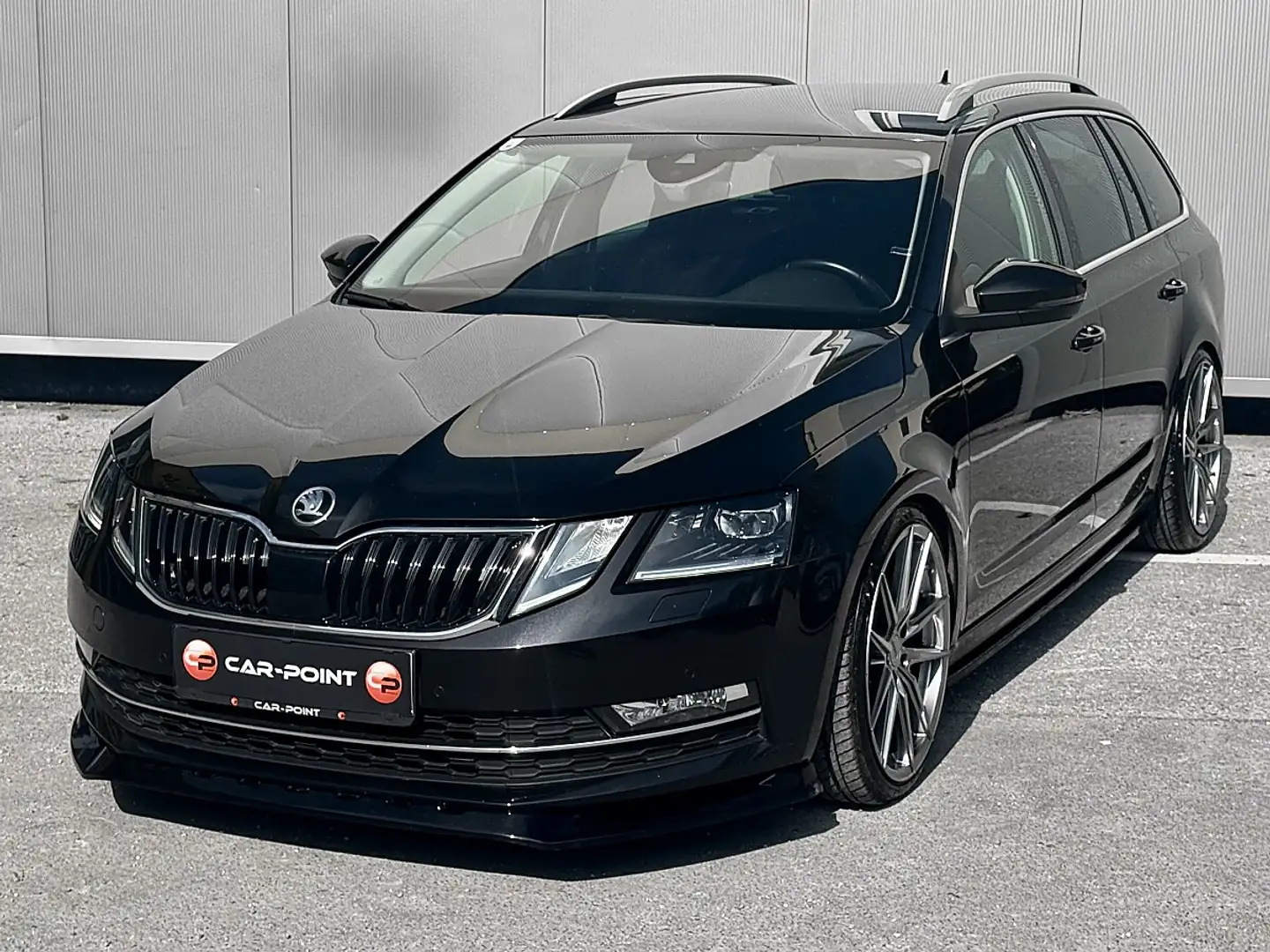 Skoda Octavia Combi 2,0 TSI Style DSG Schwarz - 1