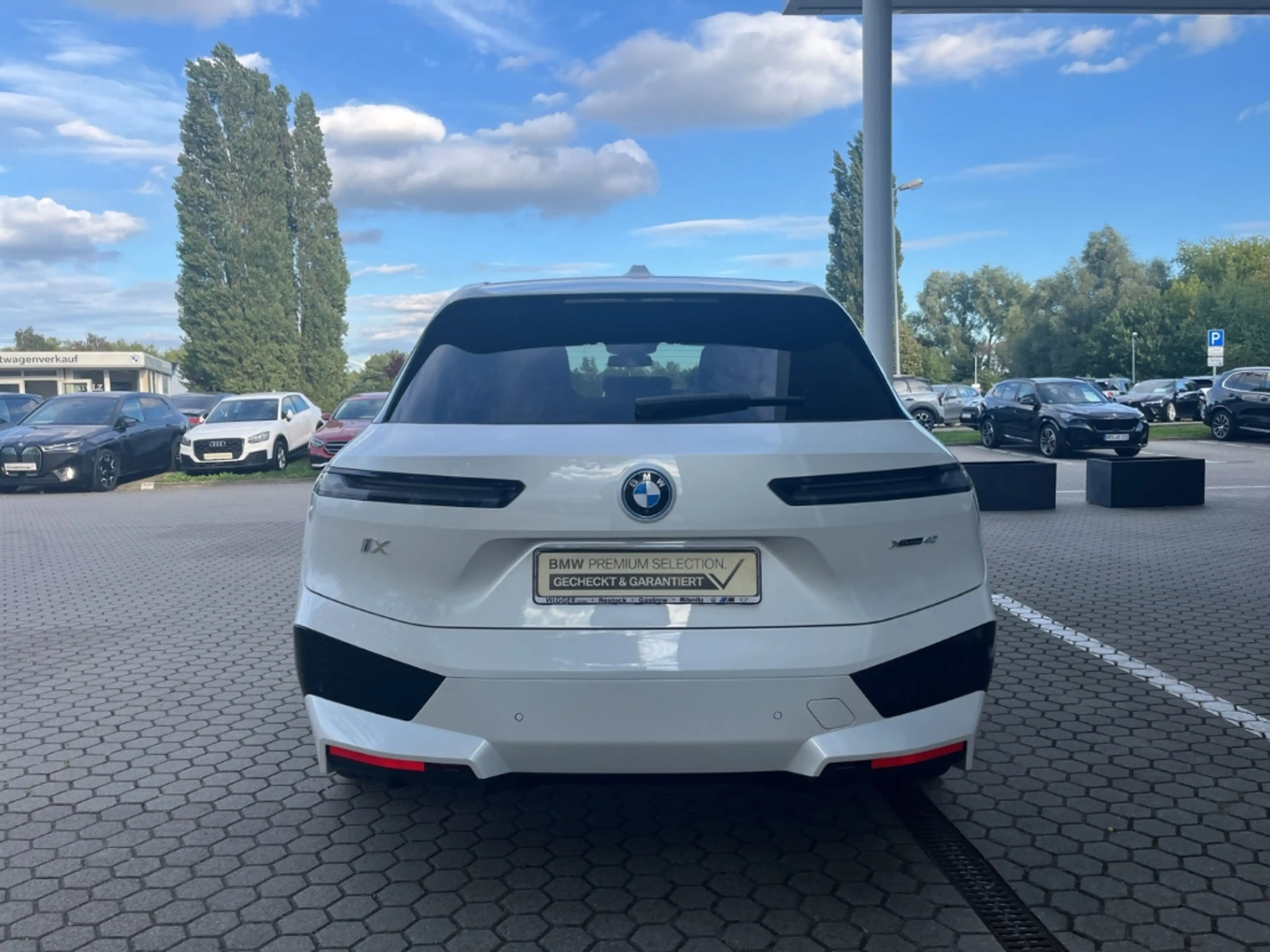 BMW iX Sport xDrive40/HUD/AHK/HarmanKardon/ACC/Leder — photo 14