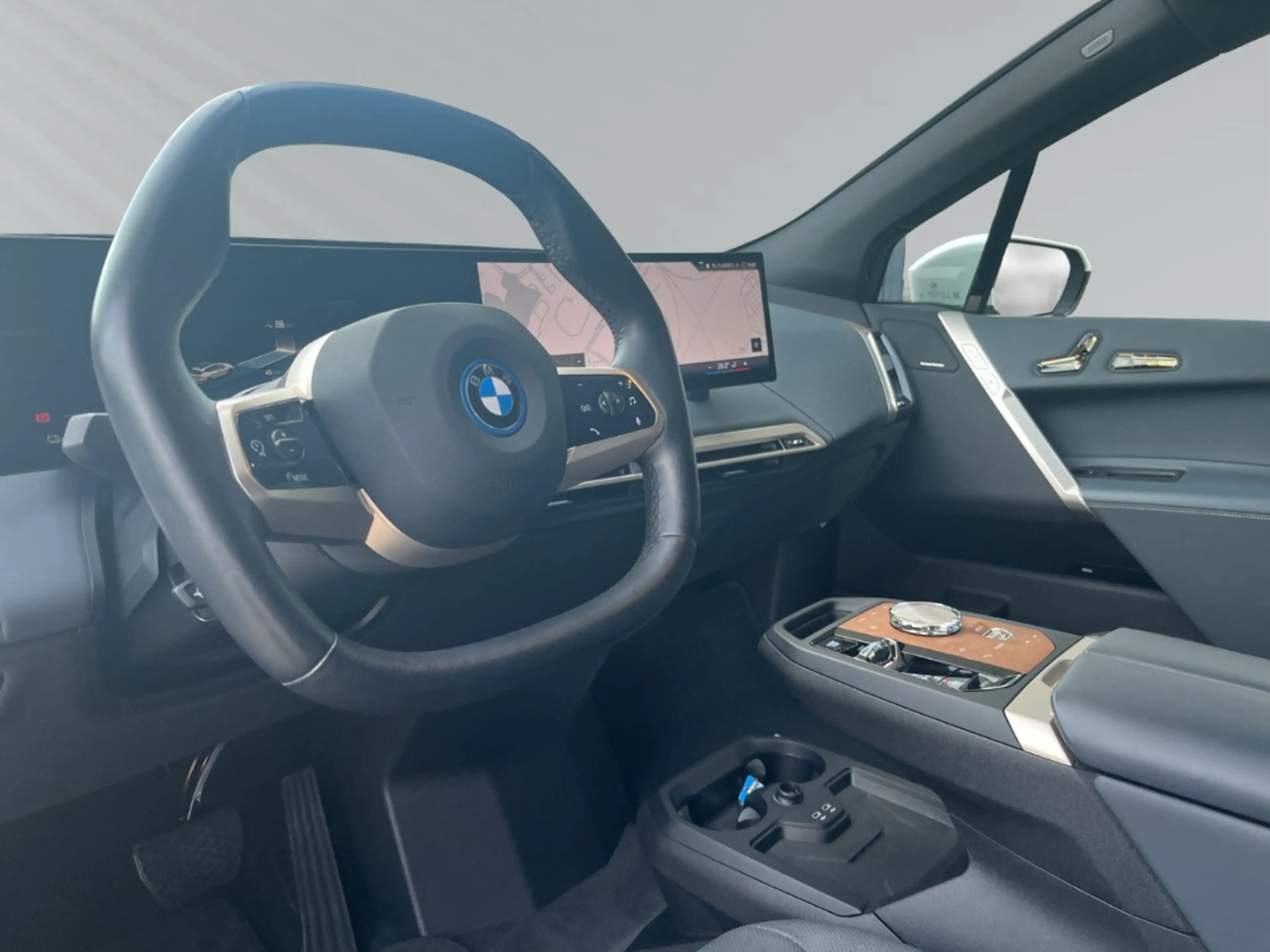 BMW iX Sport xDrive40/HUD/AHK/HarmanKardon/ACC/Leder — photo 5