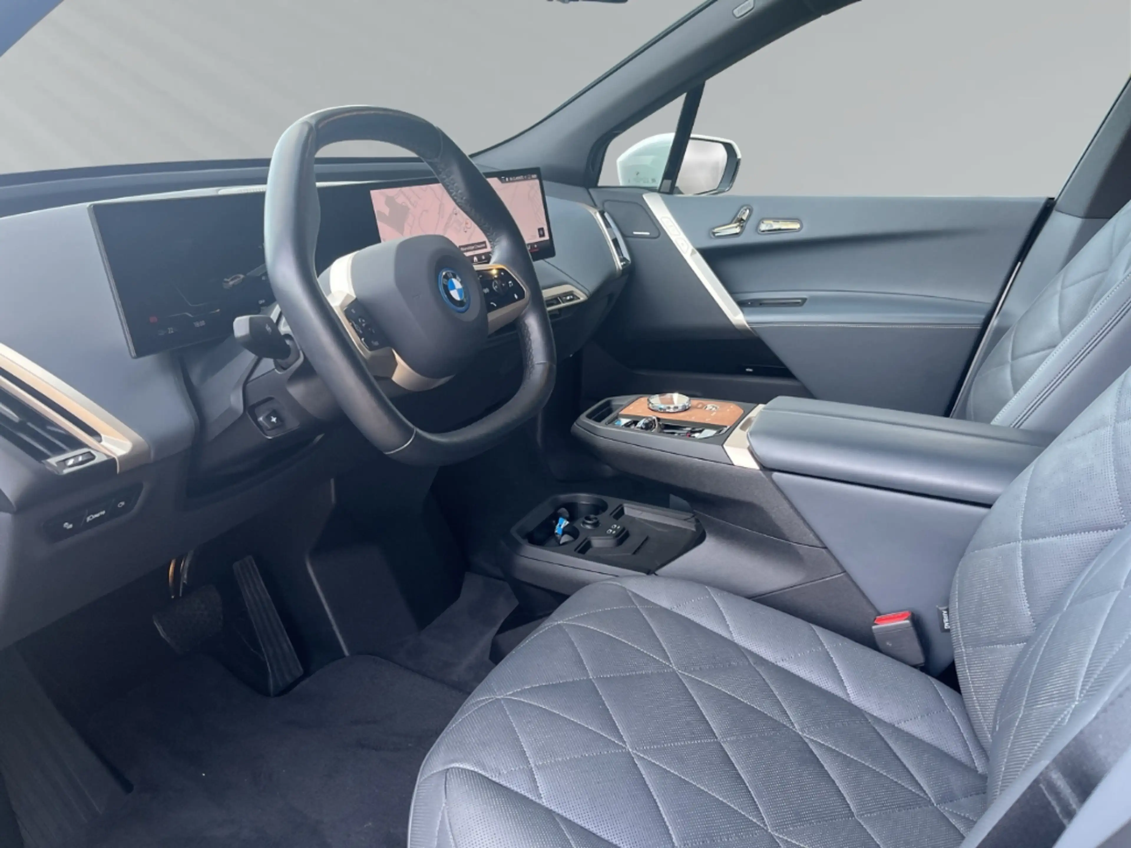 BMW iX Sport xDrive40/HUD/AHK/HarmanKardon/ACC/Leder — photo 4