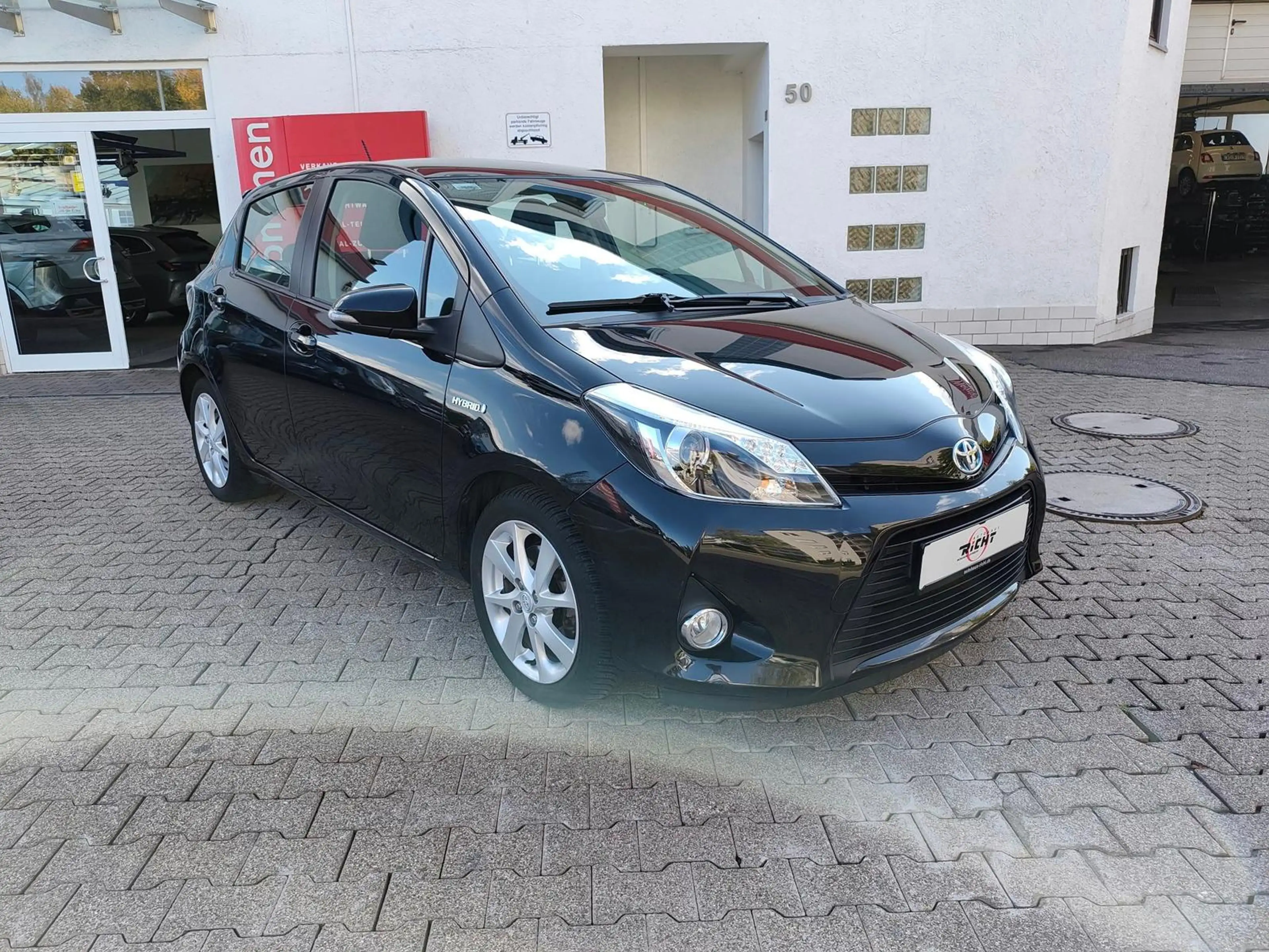 Toyota Yaris 1.5 Hybrid Club Kamera Pano — photo 3