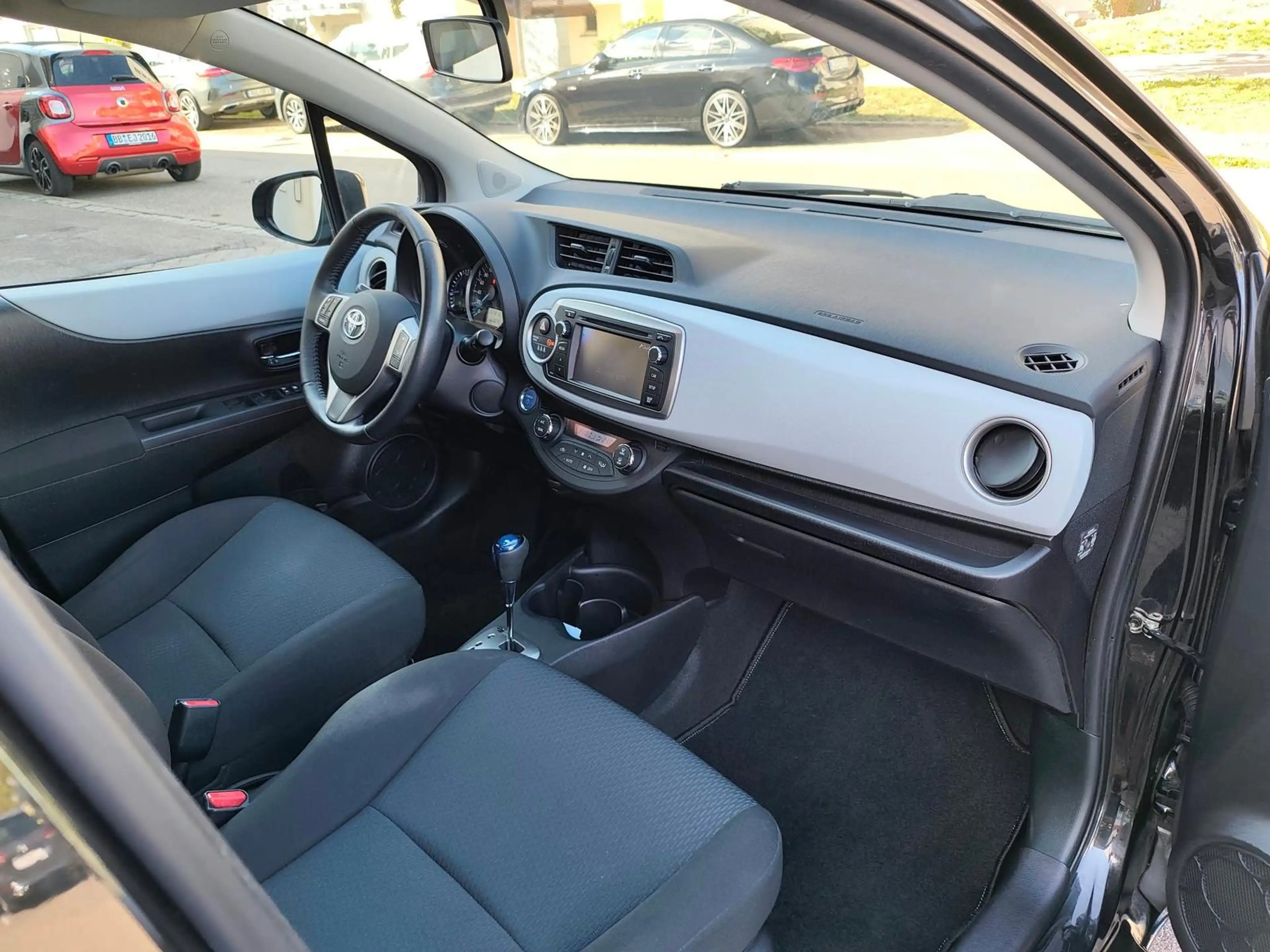 Toyota Yaris 1.5 Hybrid Club Kamera Pano — photo 7