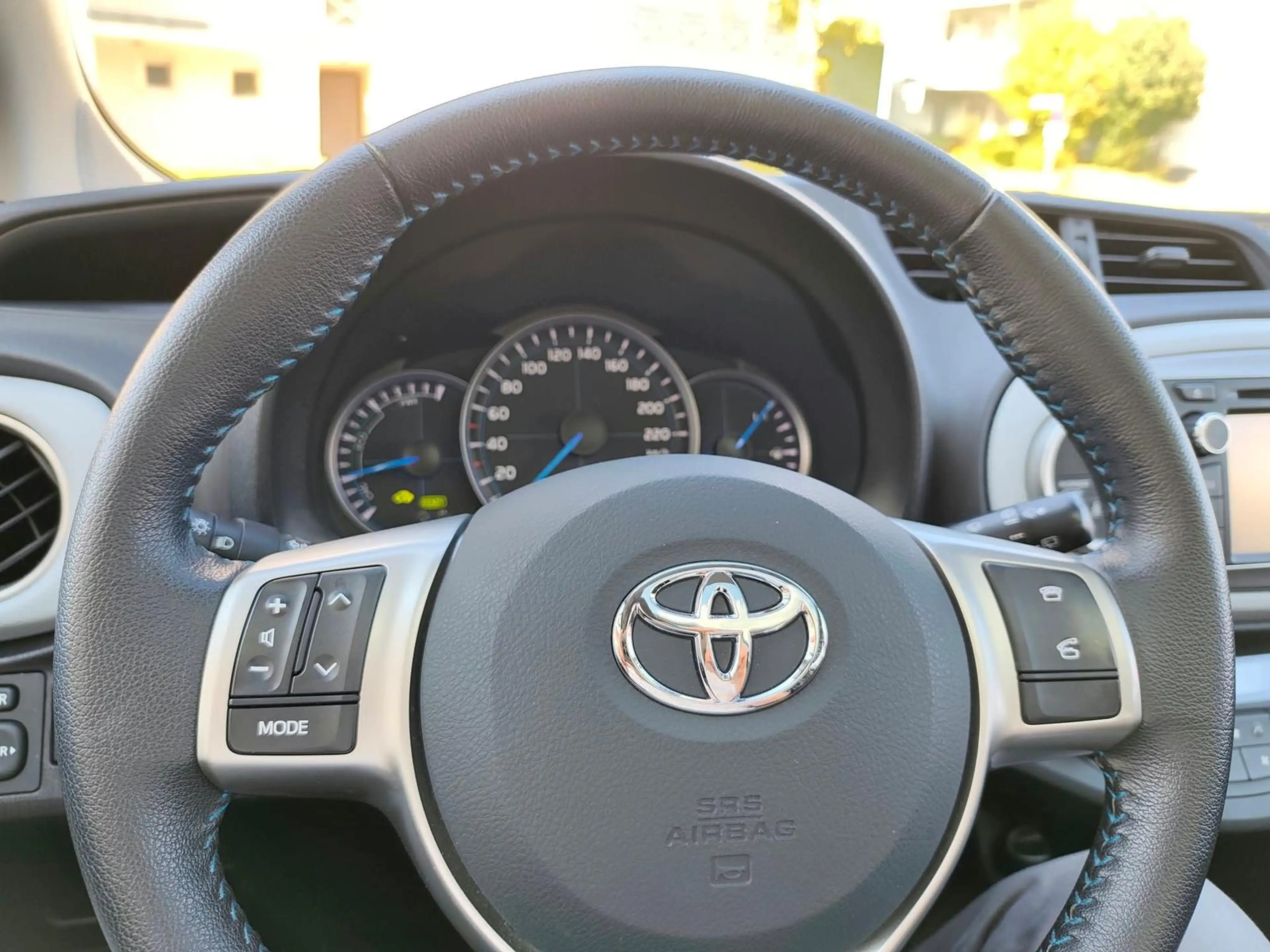 Toyota Yaris 1.5 Hybrid Club Kamera Pano — photo 13