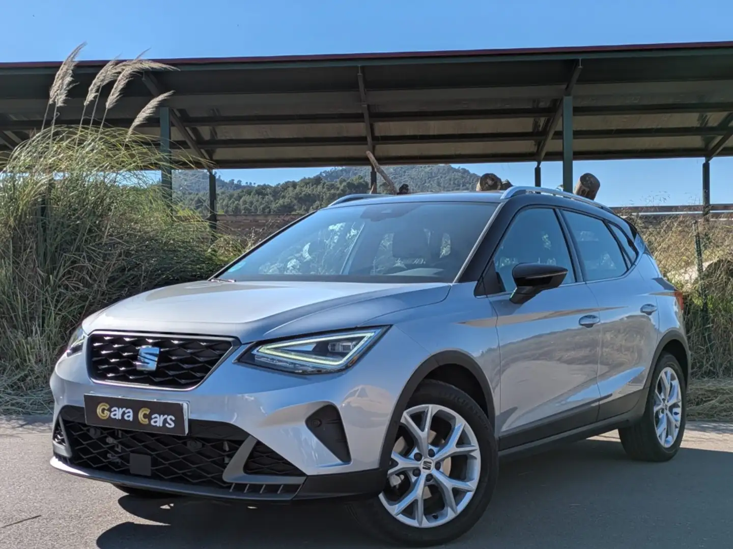 SEAT Arona 1.0 TSI S&S FR DSG7 XM Edition 110 Gris - 1
