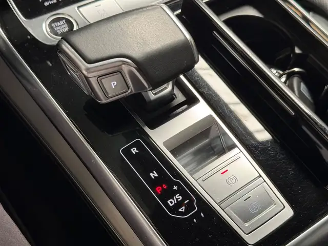 Audi Q7 view 17