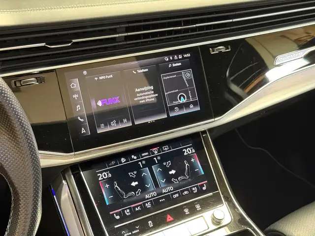 Audi Q7 view 29
