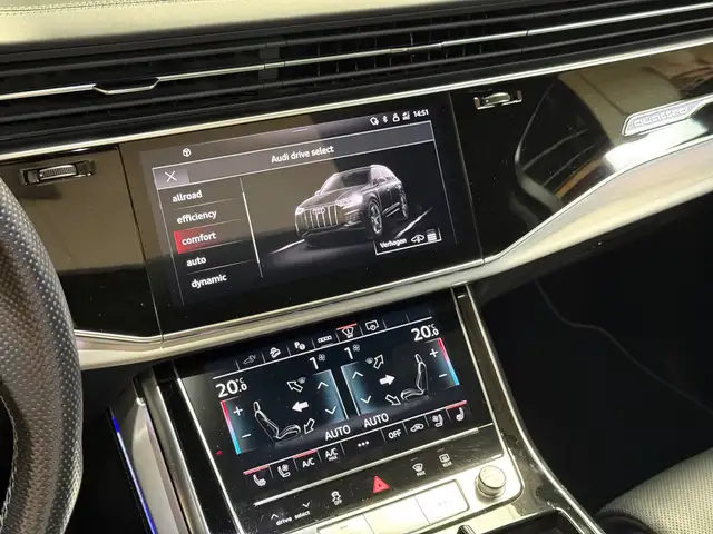 Audi Q7 view 25
