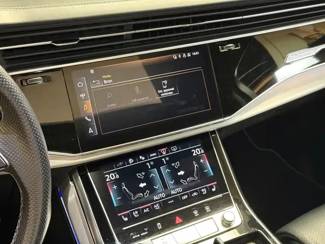 Audi Q7 view 23
