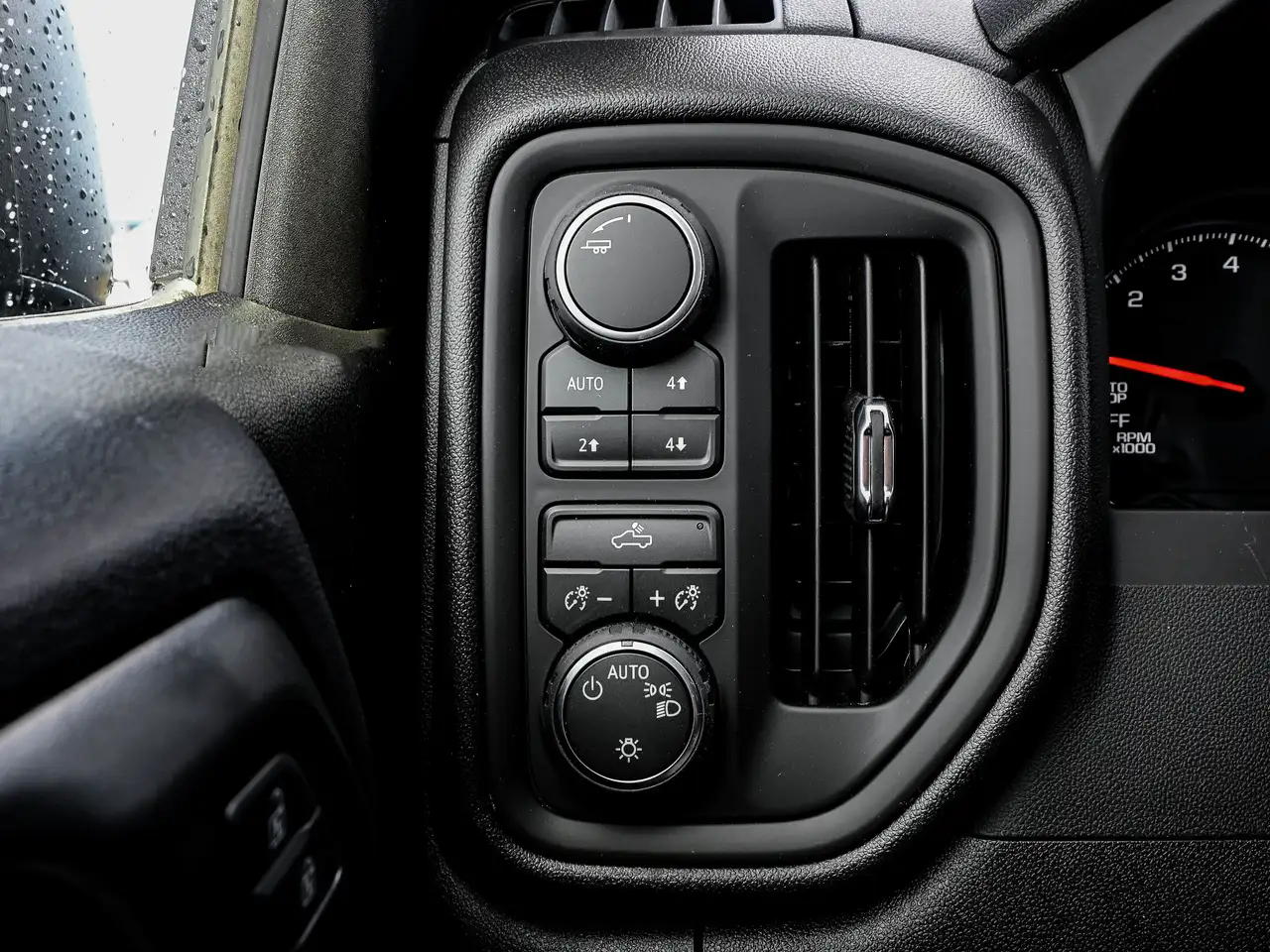 Chevrolet Silverado 1500 снимка Chevrolet Silverado 1500
