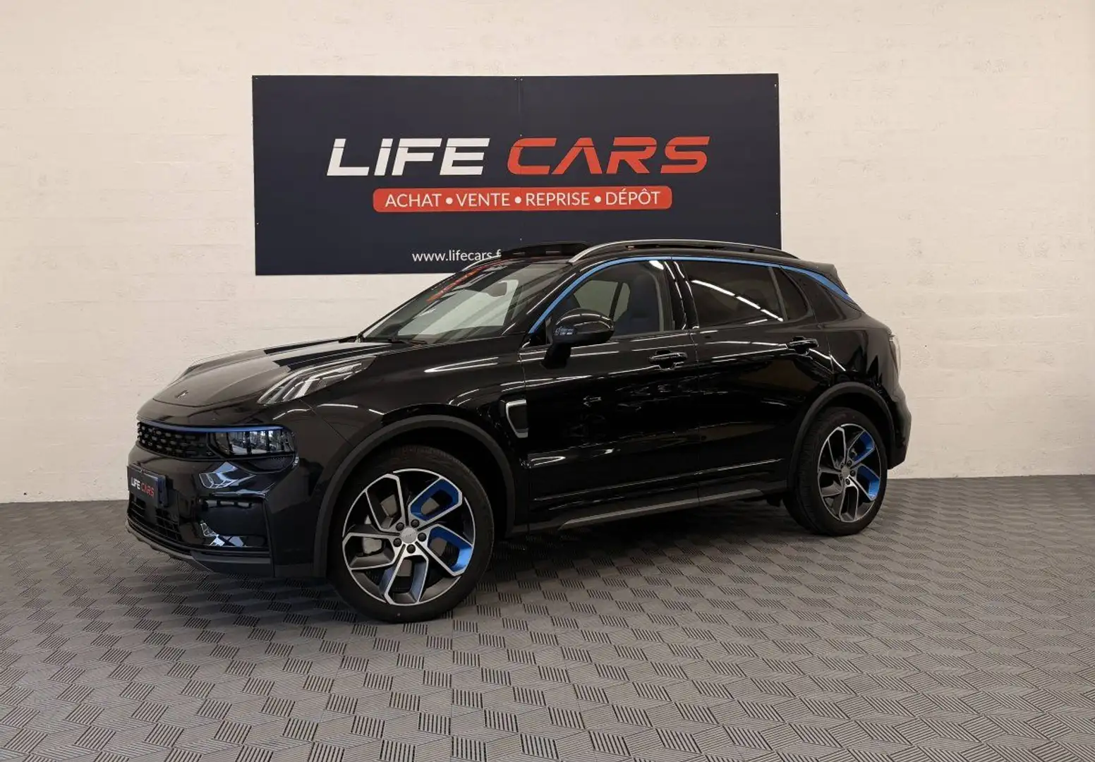 Lynk & Co 01 1.5 PHEV 261ch DCTH 7 2023 1ère main entretien complet seulement 5700KM Schwarz - 1