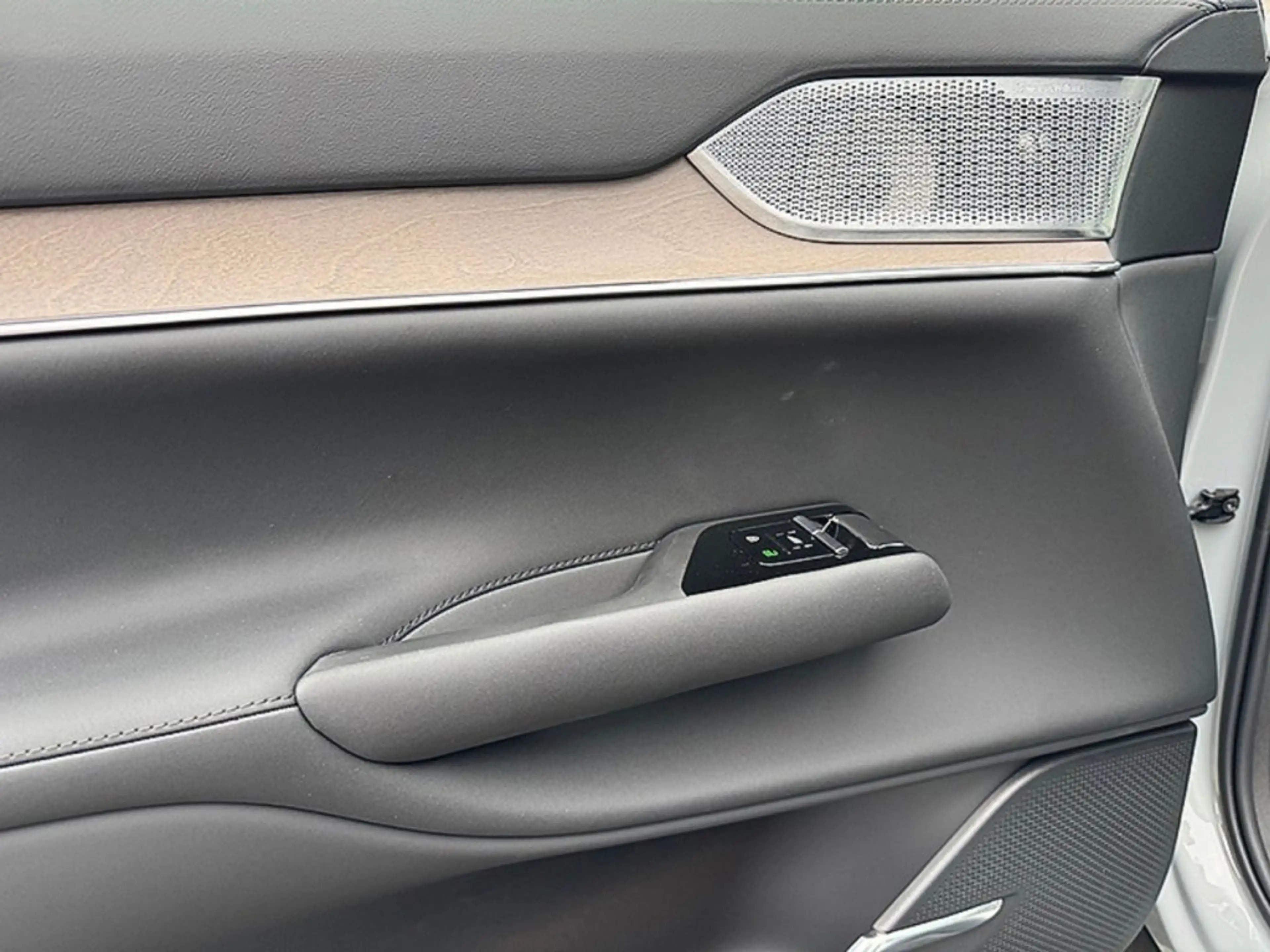 Volvo EX90 Twin Performance Ultra — photo 10