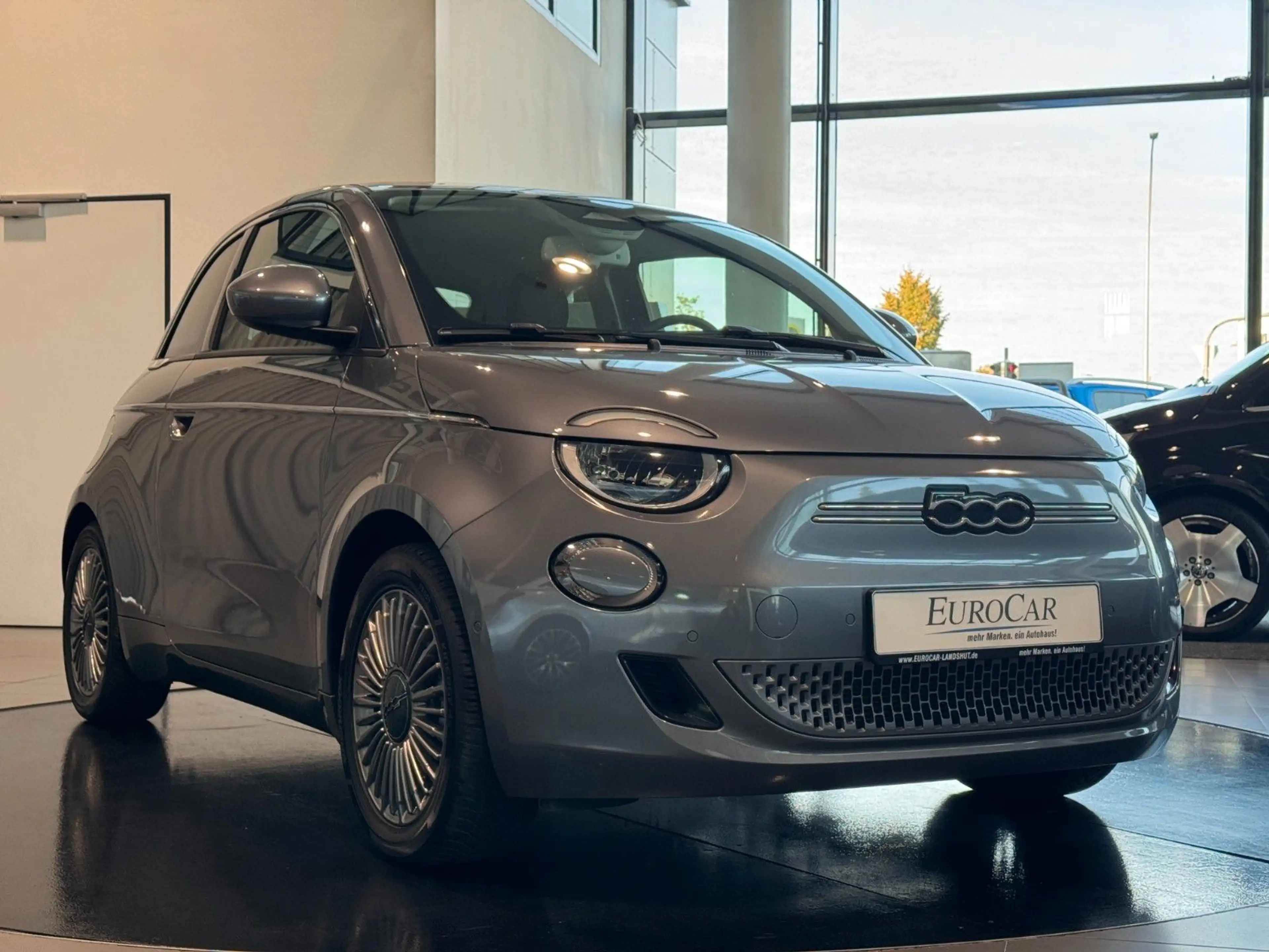 Fiat 500e 42kW/h SmartphoneInt SpurhalteA Shzg Kamera — photo 3