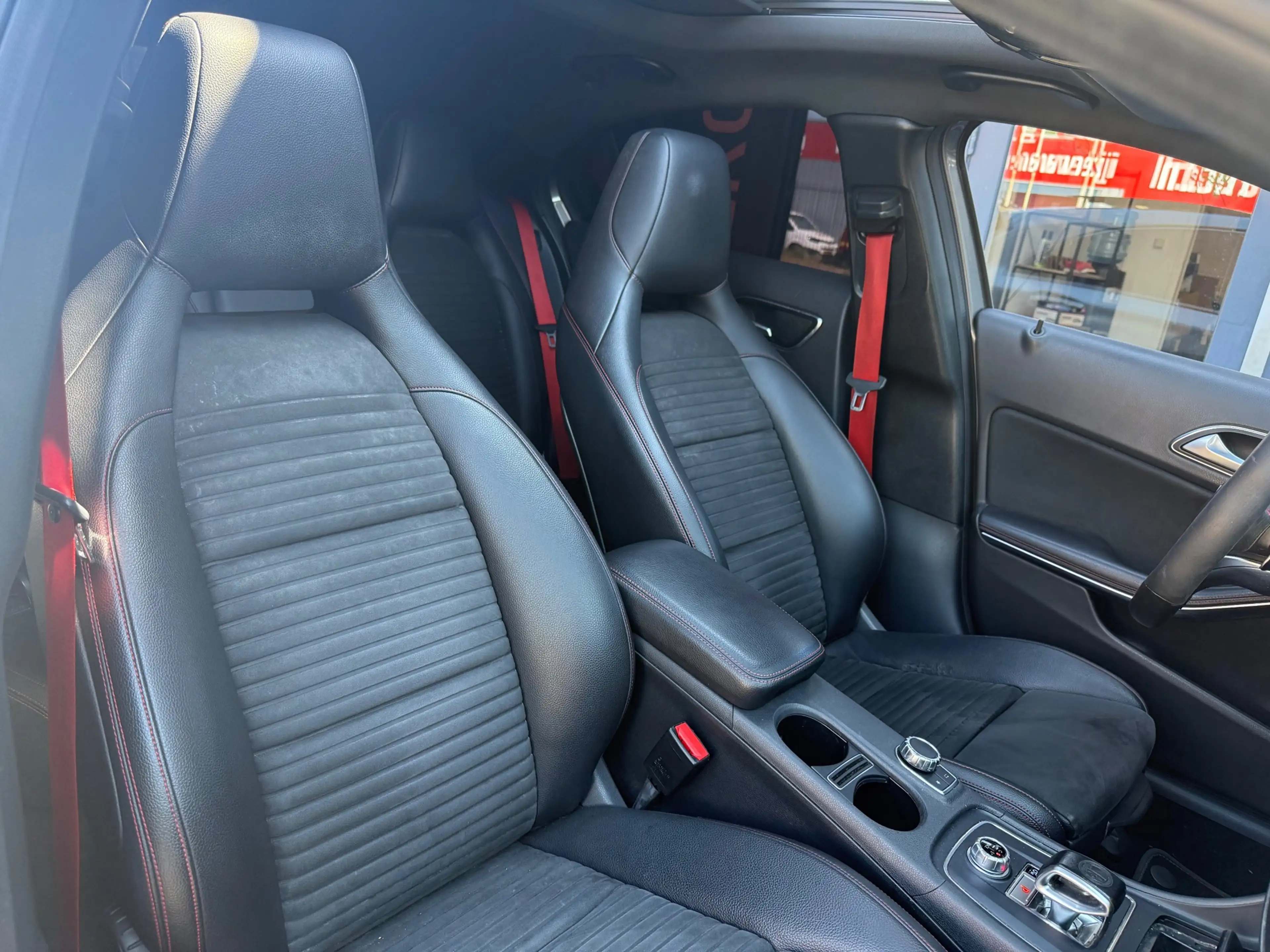 Mercedes-Benz A 45 AMG 4MATIC | Pano | Camera | Cruise — photo 12