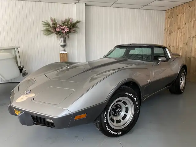 Chevrolet Corvette , 25TH ANNIVERSARY,NL GELEVERD, ,MATCHING NUMBERS,