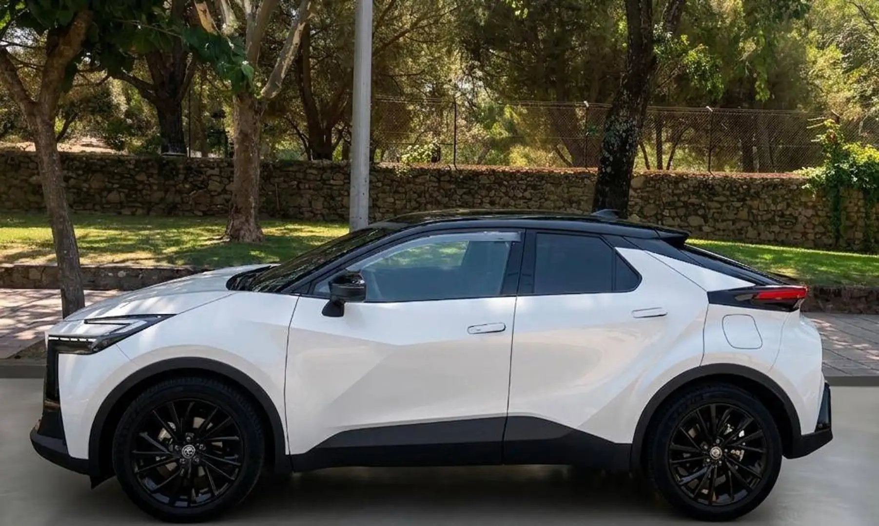 Toyota C-HR C-HR 220PH GR Sport GR Sport Blanco - 2