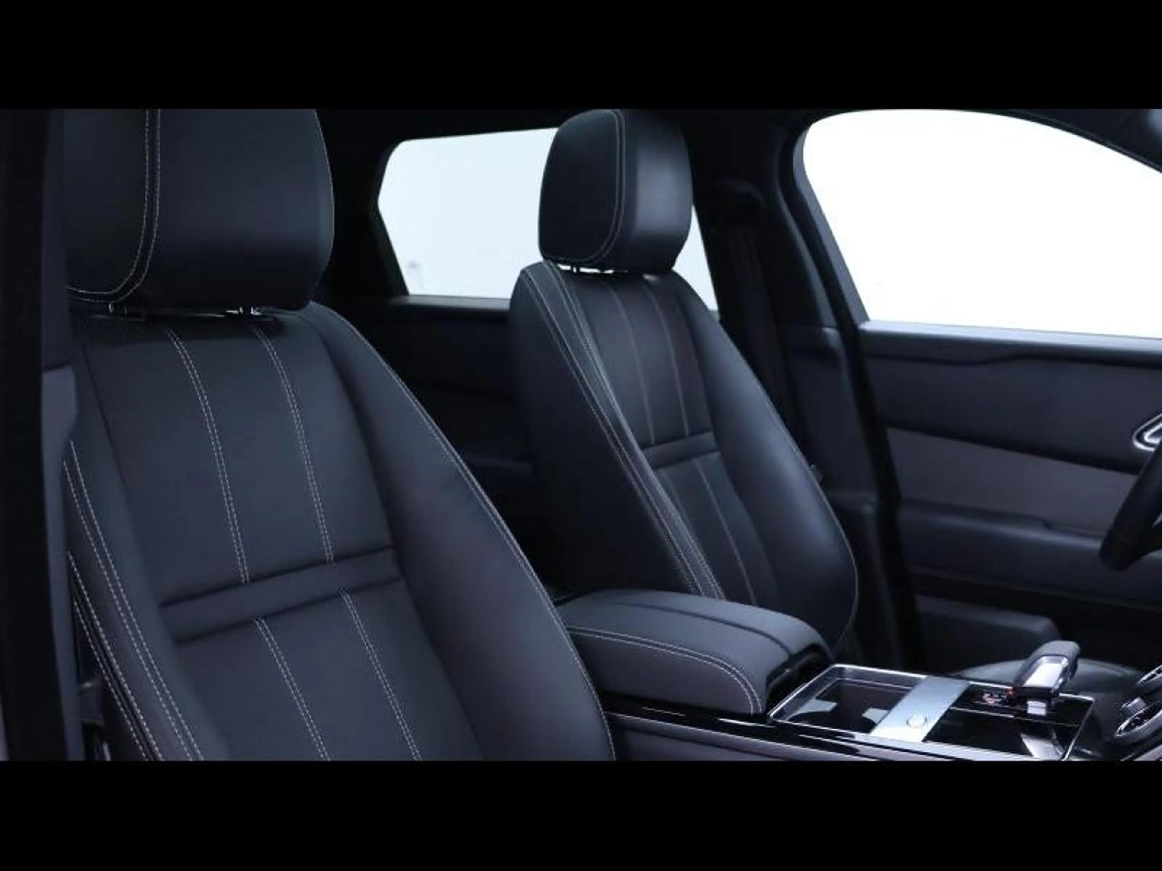 Land Rover Range Rover Velar D200 S Auto AWD — photo 13