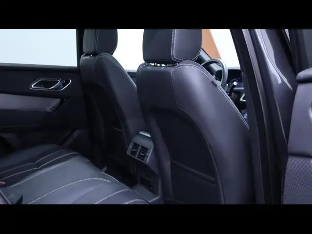 Land Rover Range Rover Velar view 14