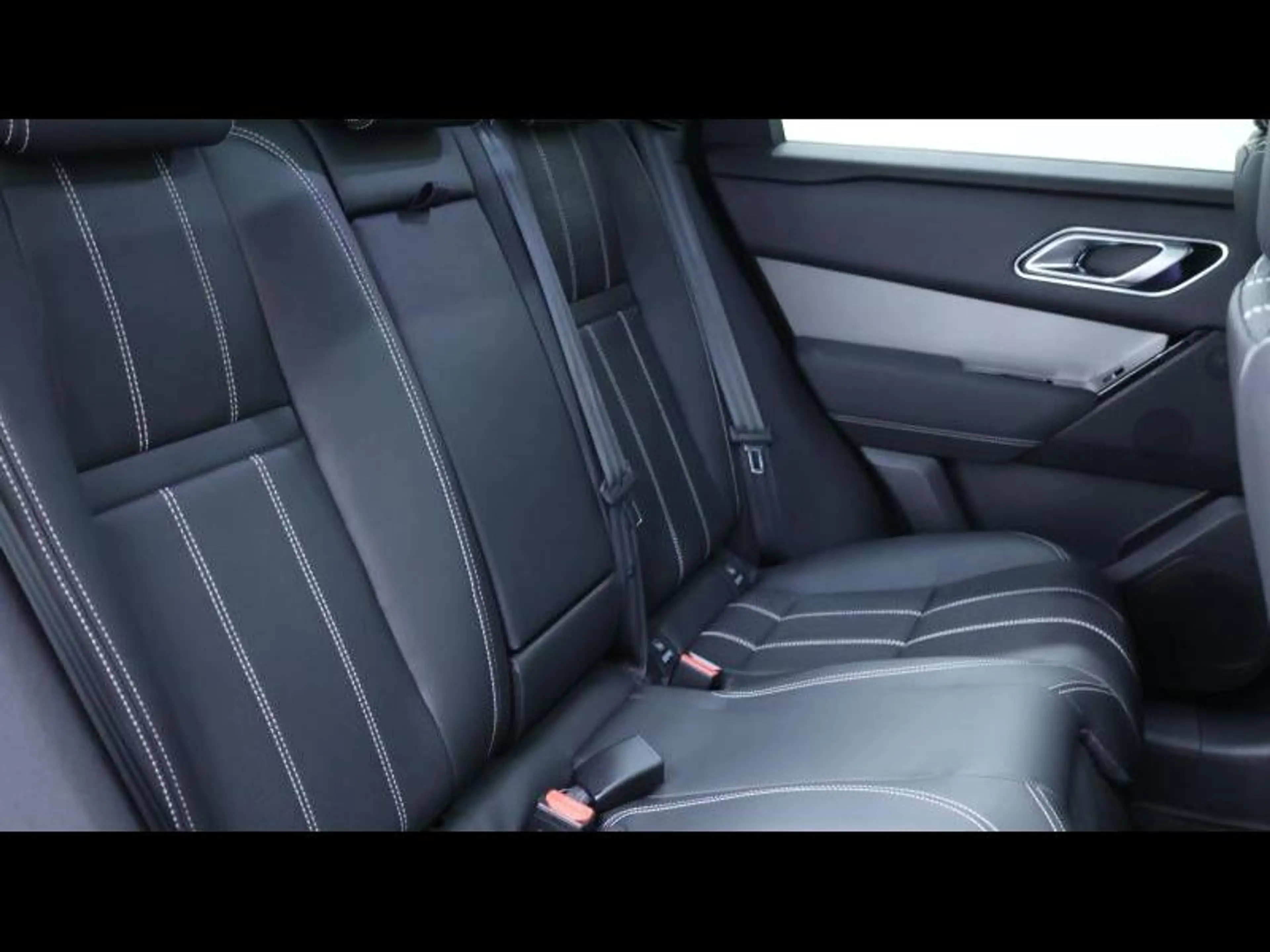 Land Rover Range Rover Velar D200 S Auto AWD — photo 15