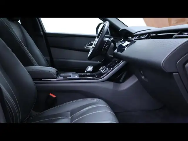 Land Rover Range Rover Velar view 12