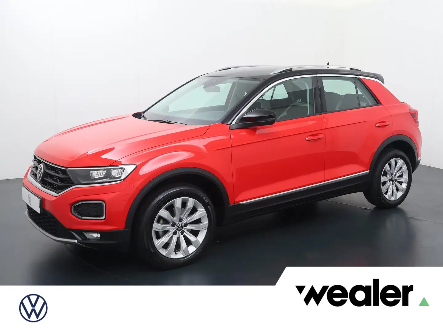 Volkswagen T-Roc 1.5 TSI Sport | 150 PK | Automaat | Trekhaak | Nav Rood - 1