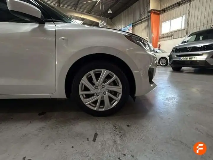 Suzuki Swift 1.2 GLE Mild Hybrid 2021, foto 20
