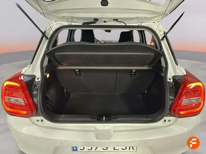 Suzuki Swift 1.2 GLE Mild Hybrid 2021, foto 19