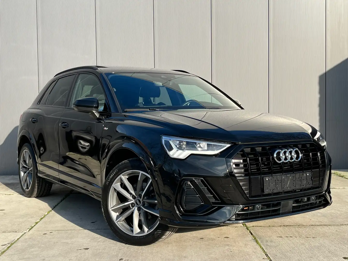 Audi Q3 35 TFSI S edition / Panoramadak / Sfeerverlichting Zwart - 2