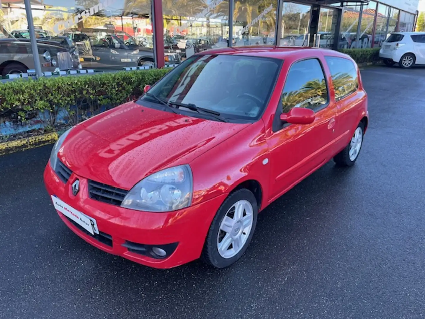Renault Clio 1.2 16v Authentique Rouge - 1
