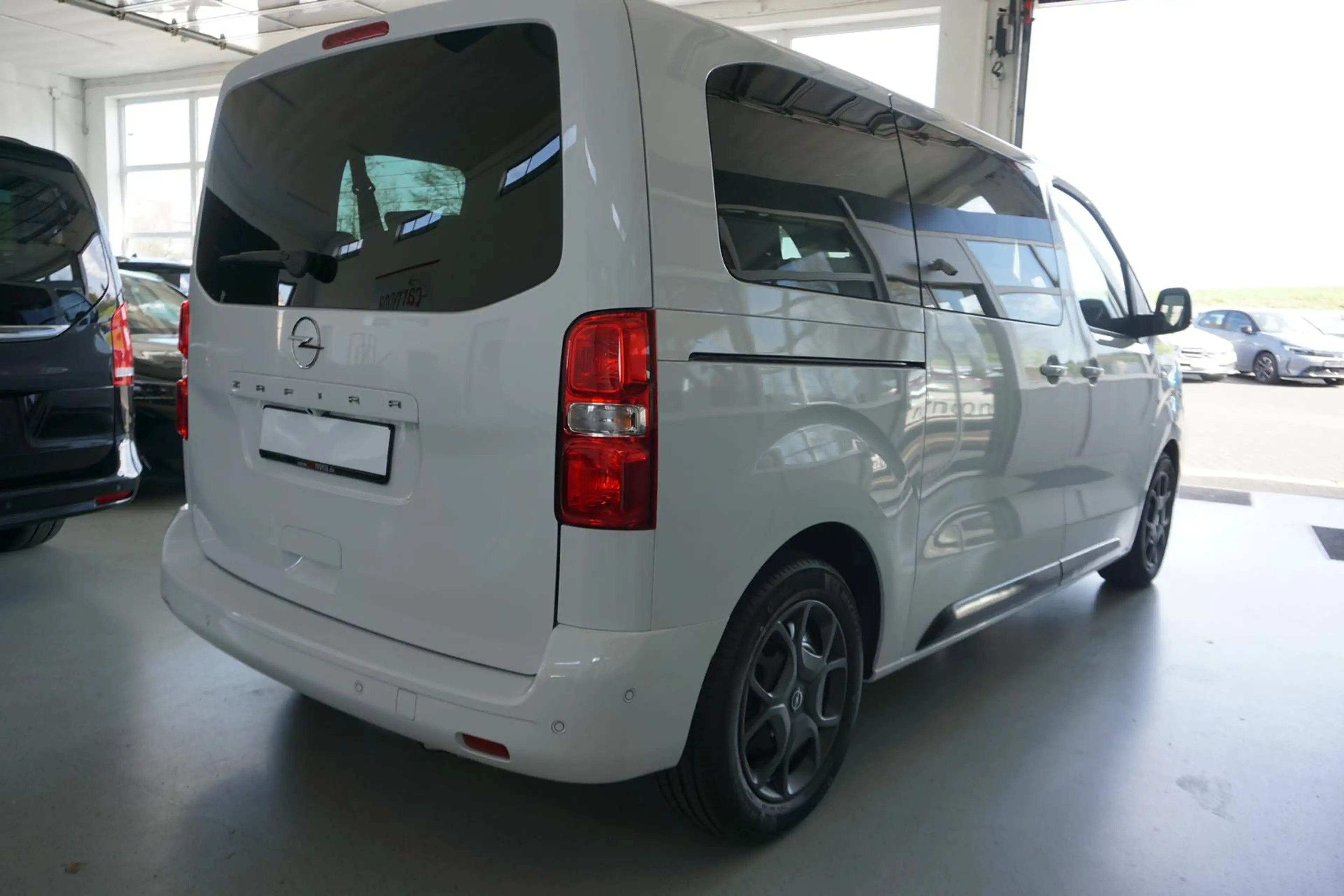 Opel Zafira Life 2.2 AT*9-Sitz Navi*AHK* Kamera*Sitzh — photo 6