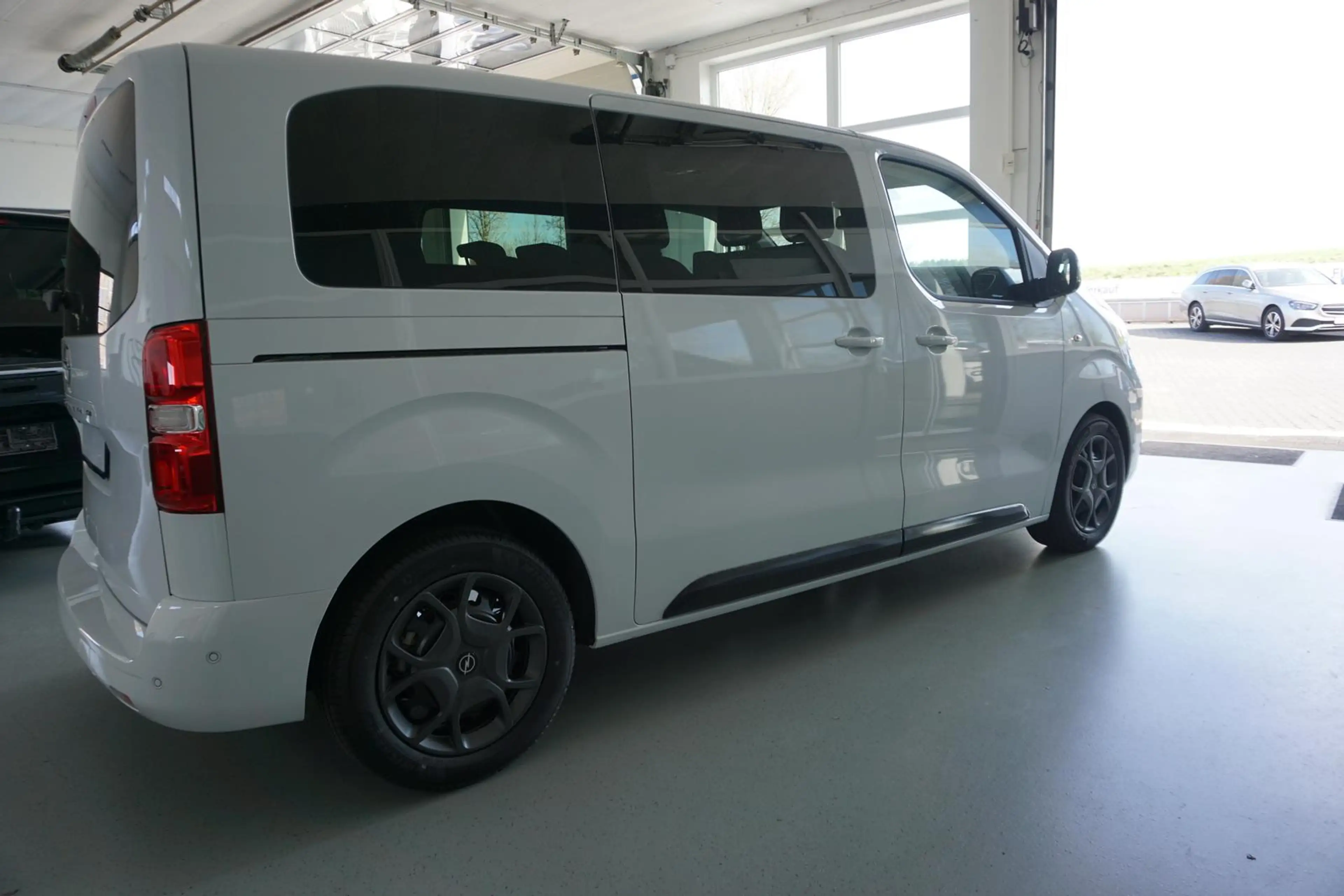 Opel Zafira Life 2.2 AT*9-Sitz Navi*AHK* Kamera*Sitzh — photo 5