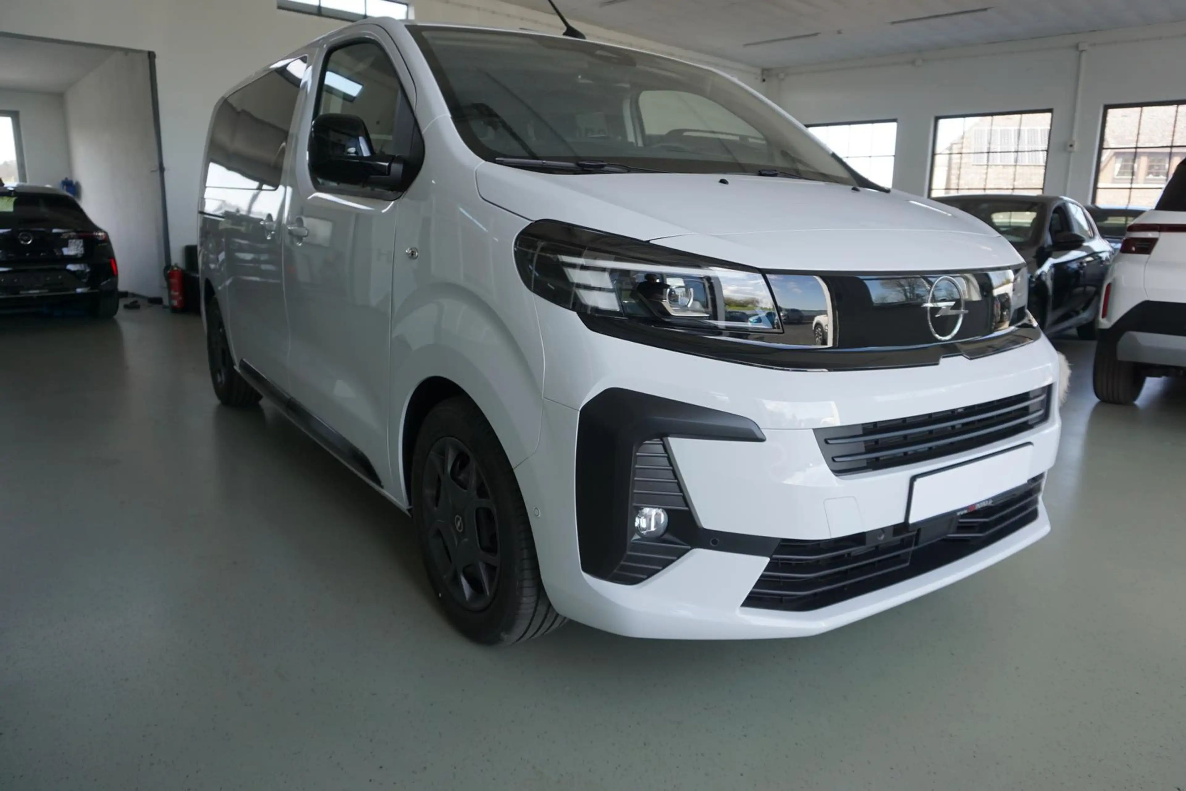 Opel Zafira Life 2.2 AT*9-Sitz Navi*AHK* Kamera*Sitzh — photo 4