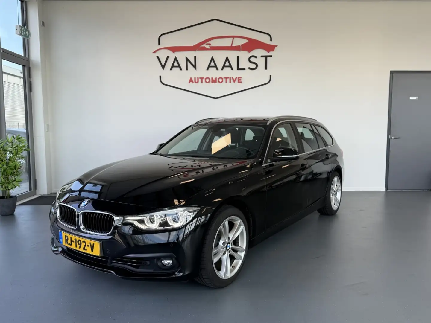 BMW 318 3-serie Touring 318i CL. Executive/Navi/Trekhaak/H Nero - 1