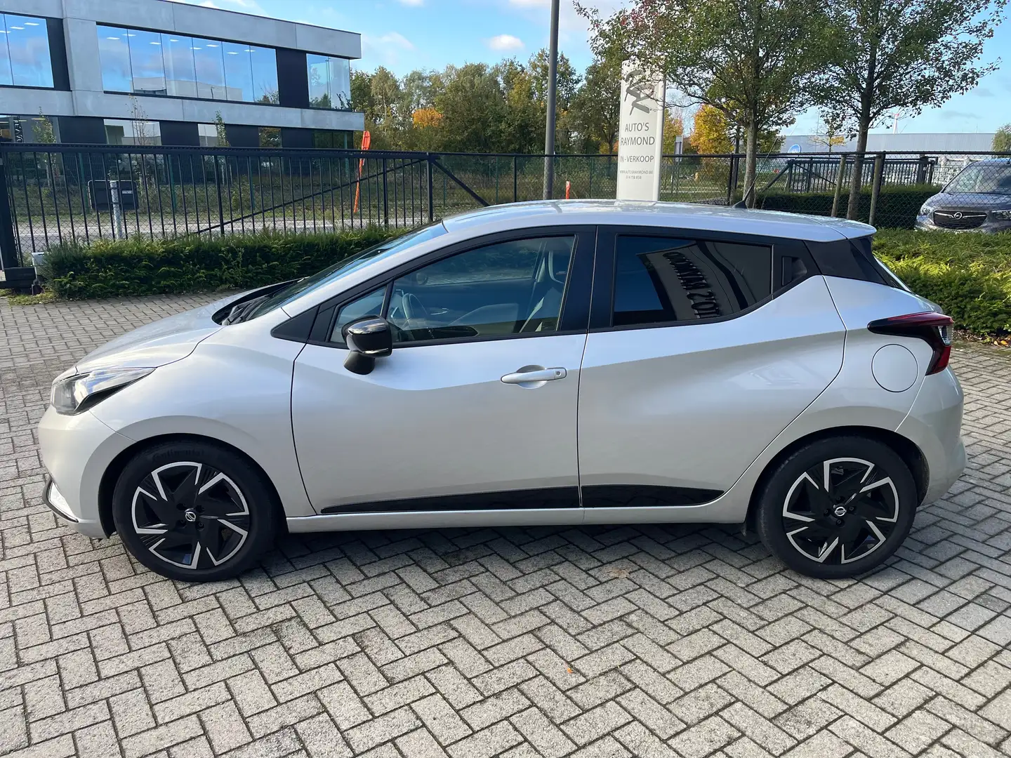 Nissan Micra N-DESIGN NAVIGATIE AIRCO PDC CRUISE EURO 6D Silber - 2