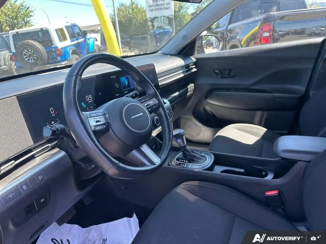 Hyundai KONA снимка Hyundai KONA
