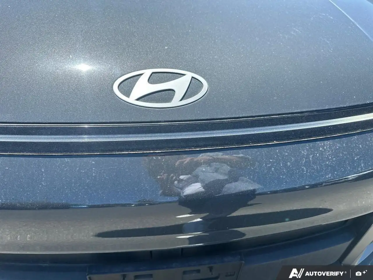 Hyundai KONA снимка Hyundai KONA