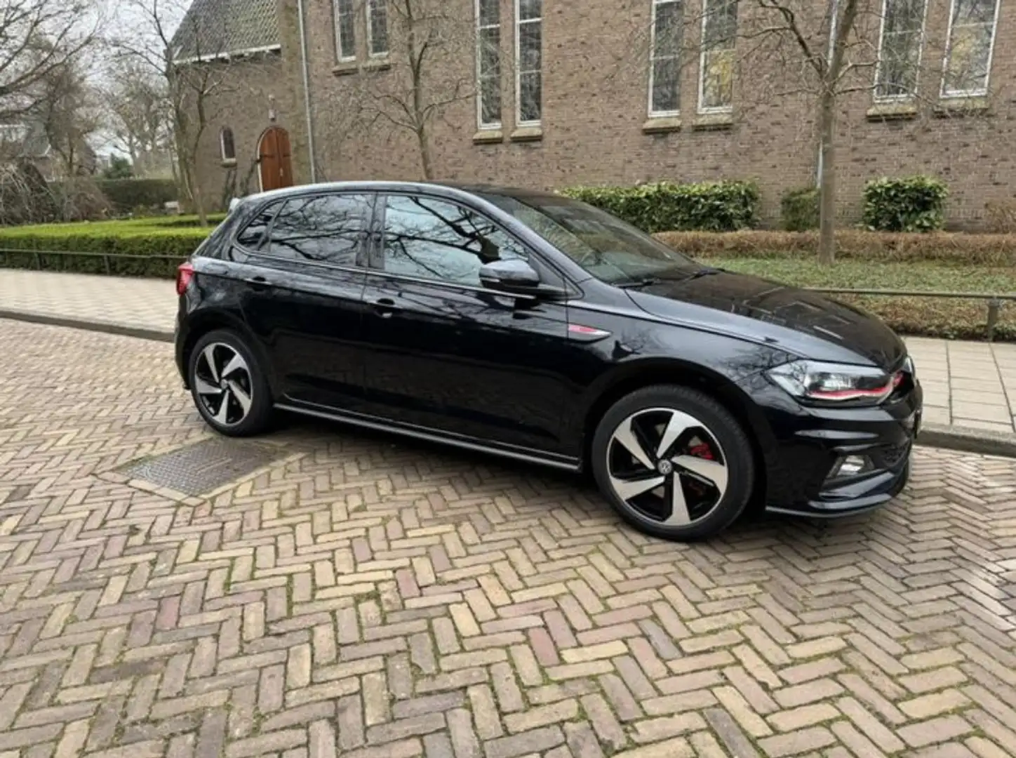 Volkswagen Polo GTI 2.0 TSI OPF DSG Zwart - 2