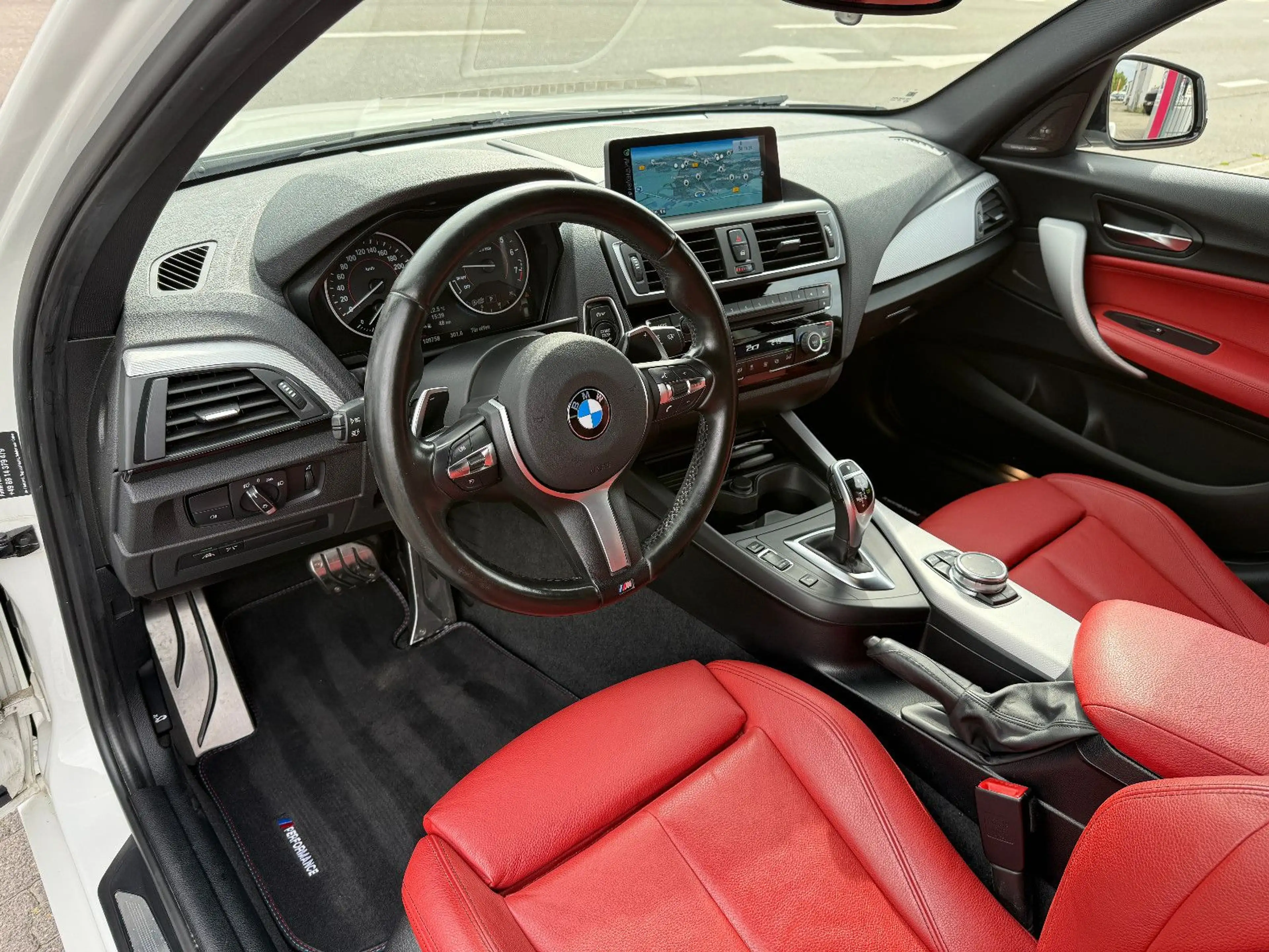 BMW 135 i xDrive Sport-Aut HK M-P.-AGA FINANZIERUNG — photo 10