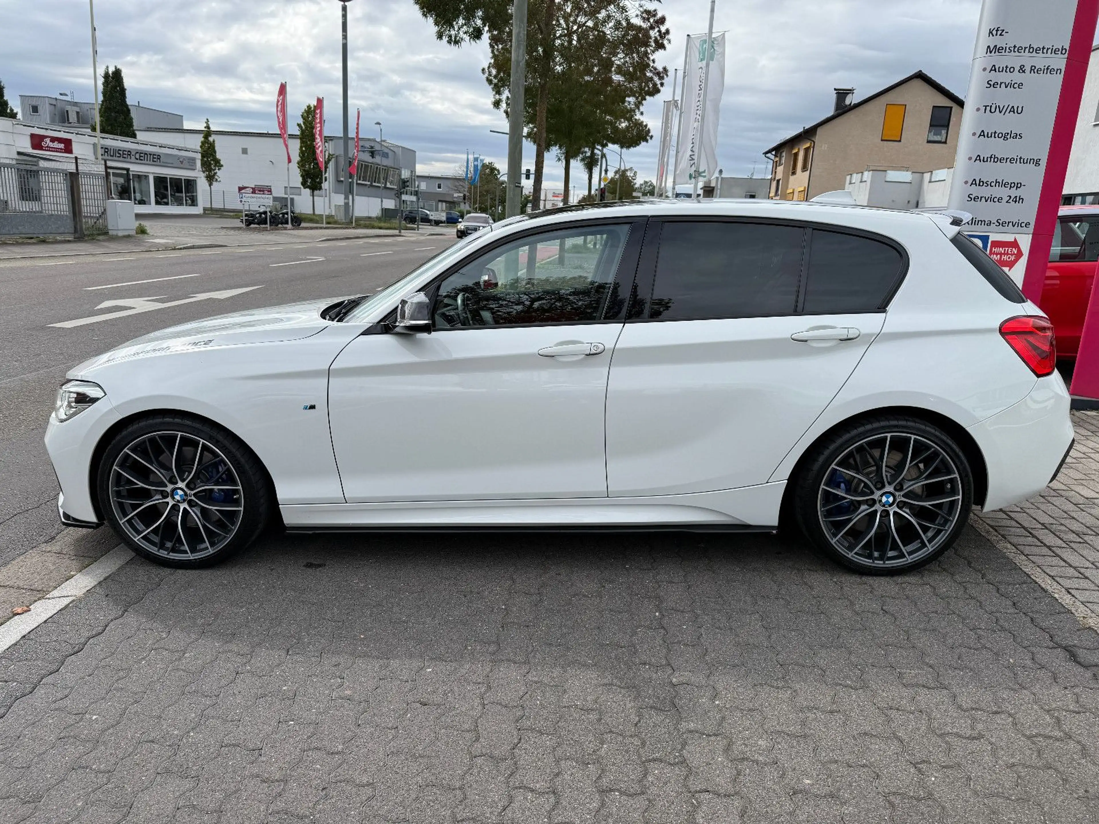 BMW 135 i xDrive Sport-Aut HK M-P.-AGA FINANZIERUNG — photo 8