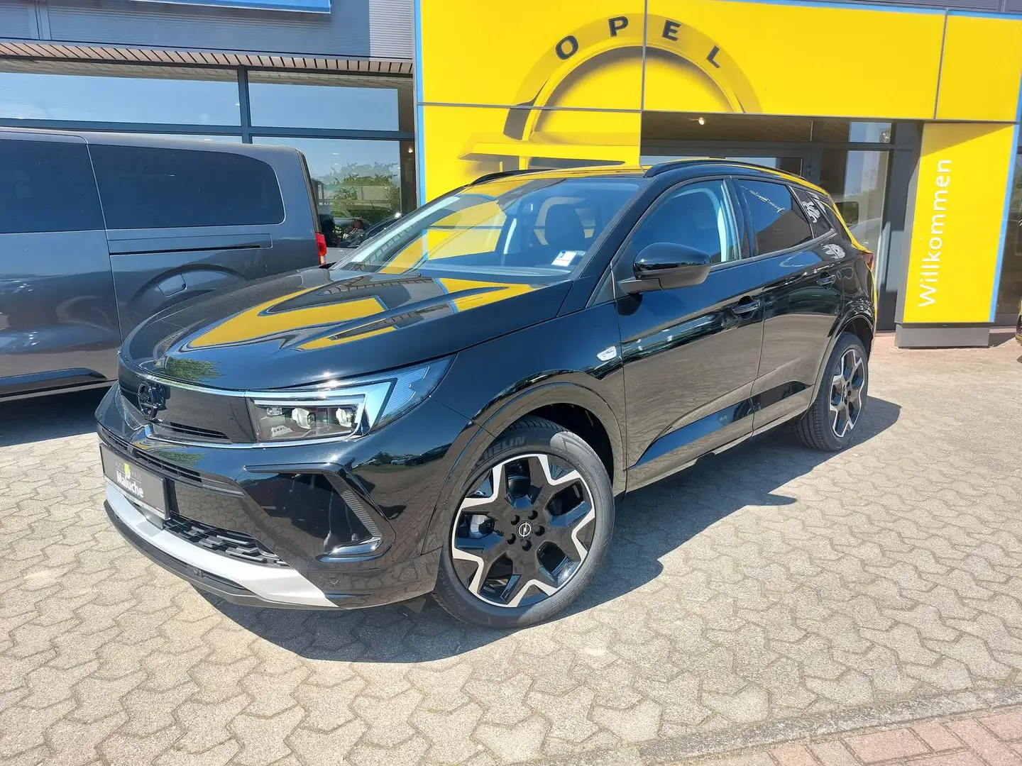 Opel Grandland Ultimate 8AT +Alcantara+360°+ Navi+ Noir - 2