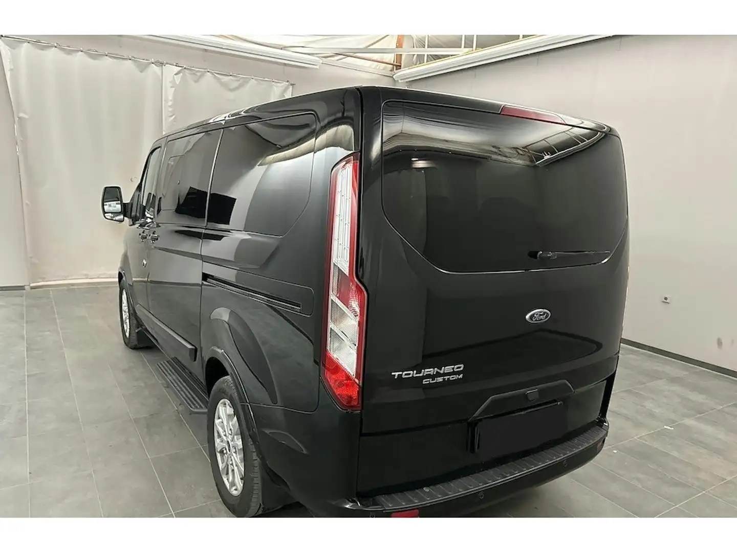 Ford Tourneo Custom 2.0 TDCi Aut. Titanium X/KAMERA/ Schwarz - 2