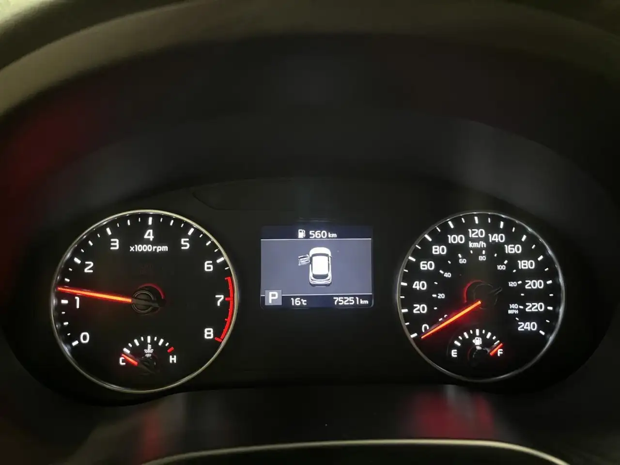 Kia Seltos снимка Kia Seltos