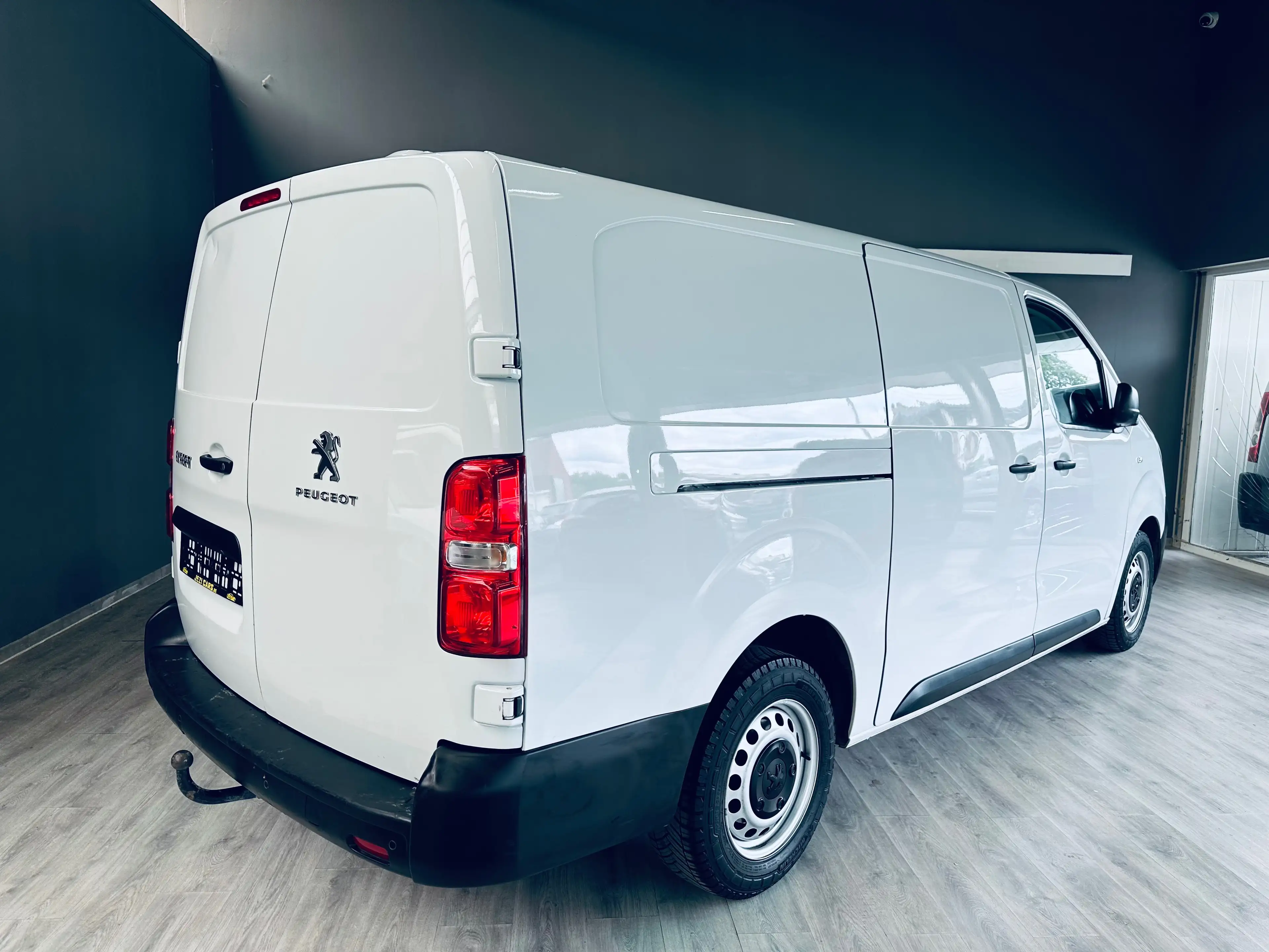 Peugeot Expert 2.0 BlueHDi L2 — photo 3