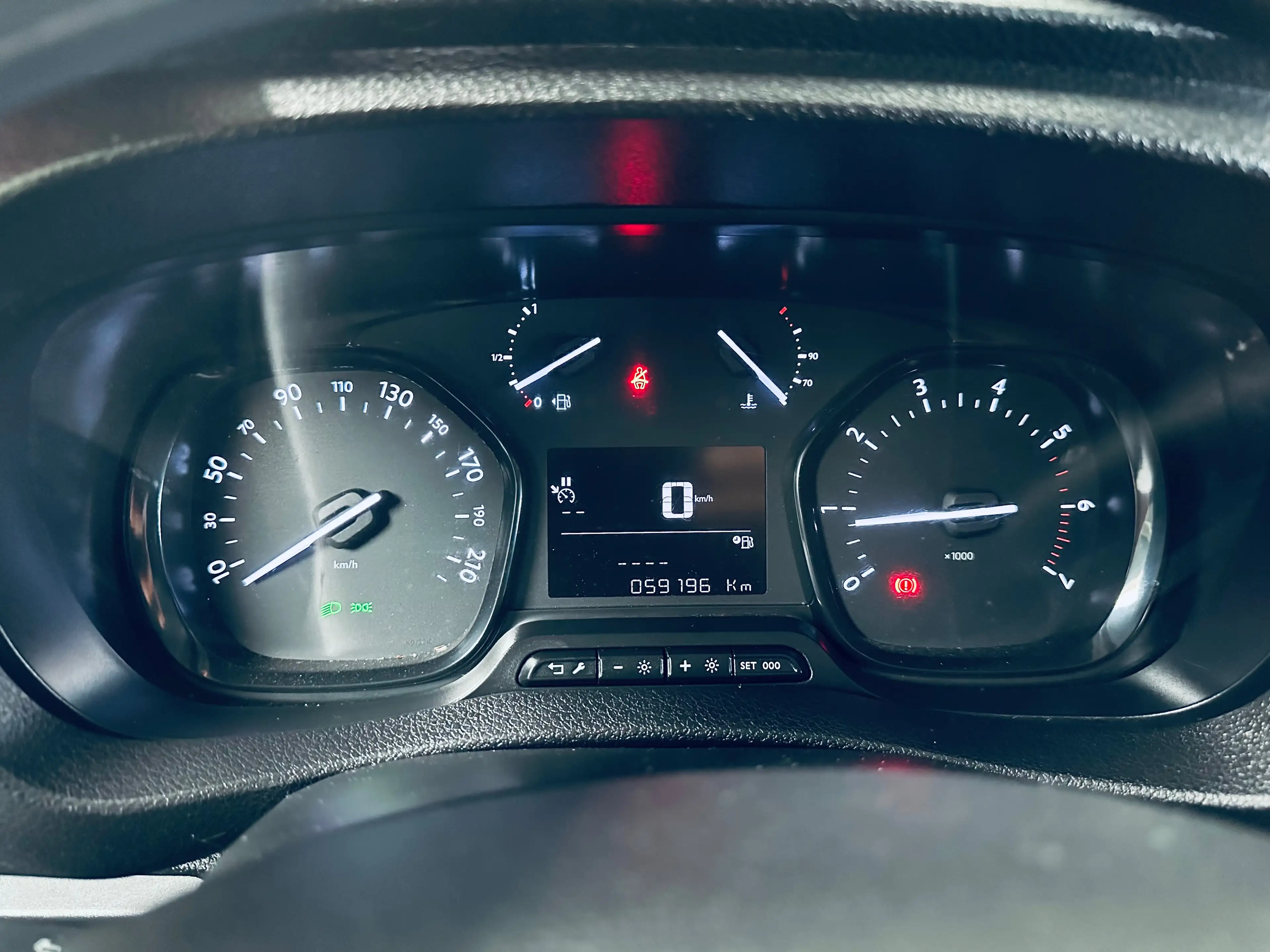 Peugeot Expert 2.0 BlueHDi L2 — photo 6