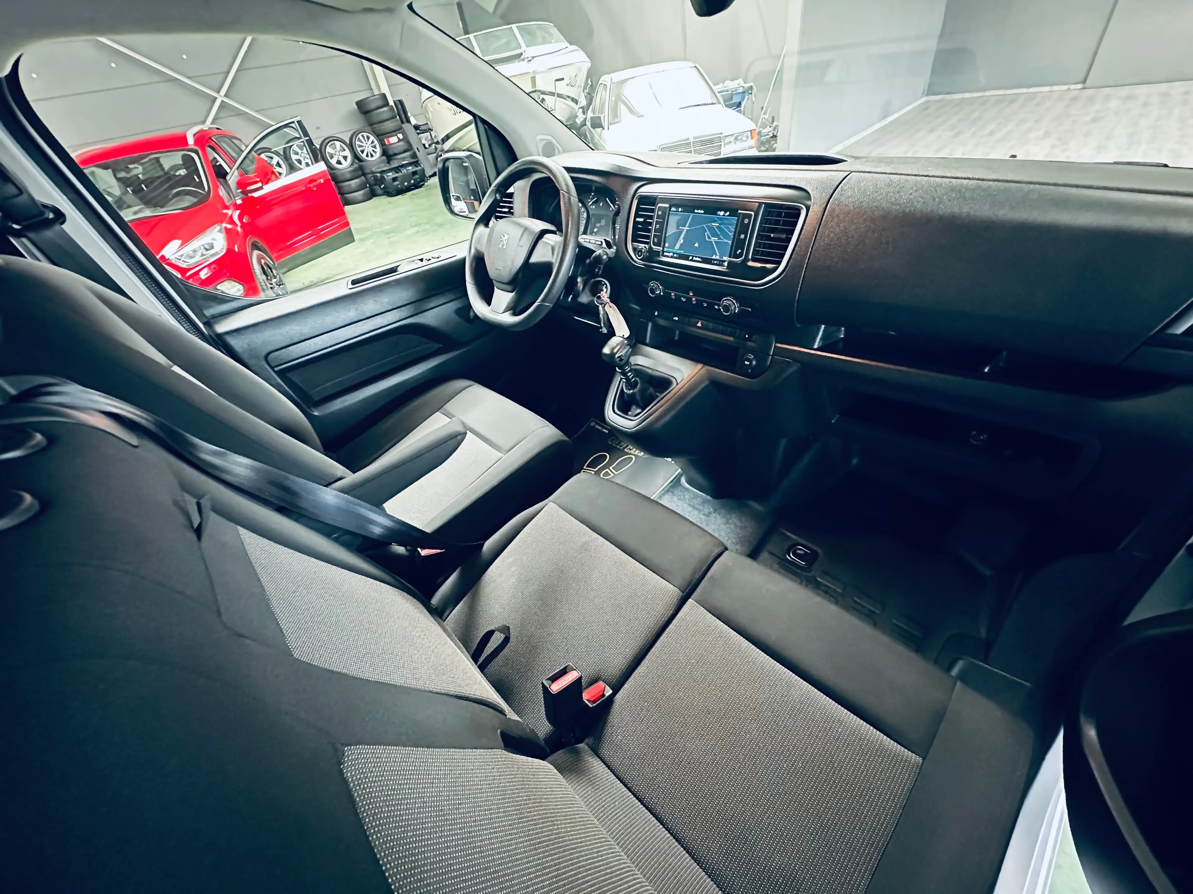 Peugeot Expert 2.0 BlueHDi L2 — photo 11