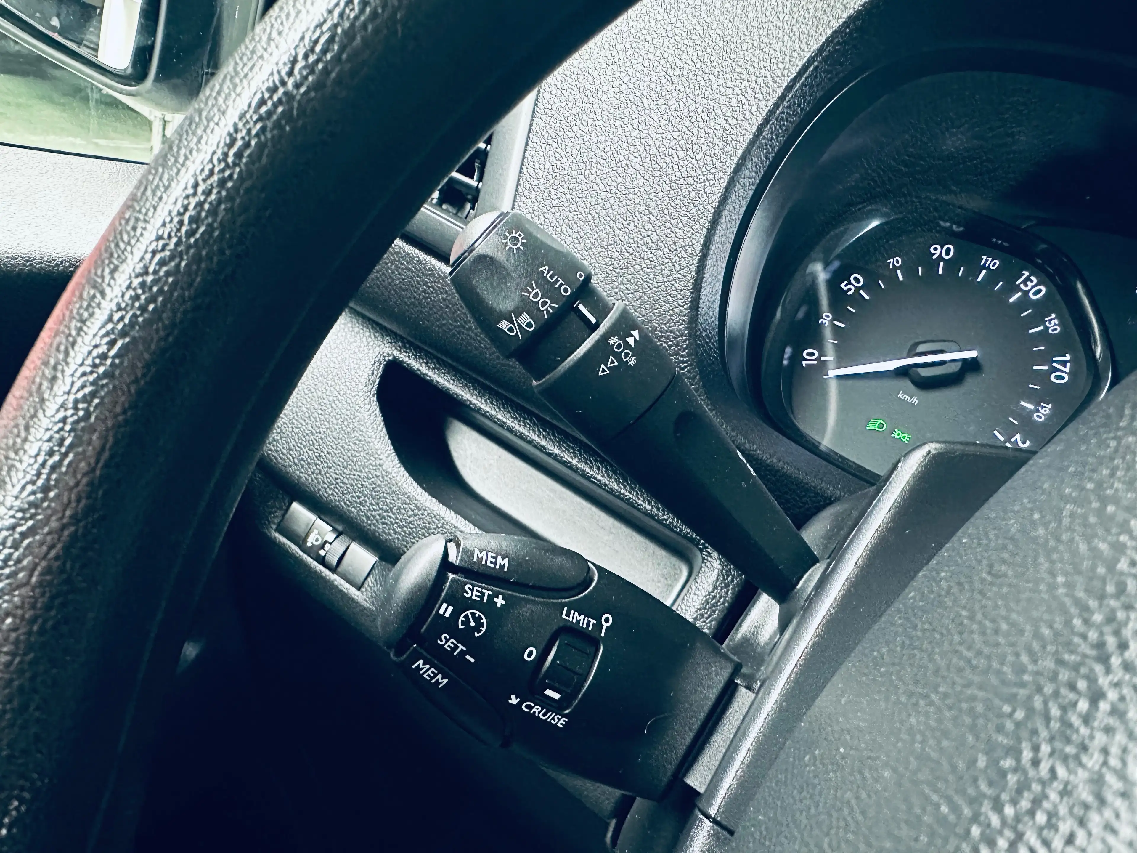 Peugeot Expert 2.0 BlueHDi L2 — photo 10