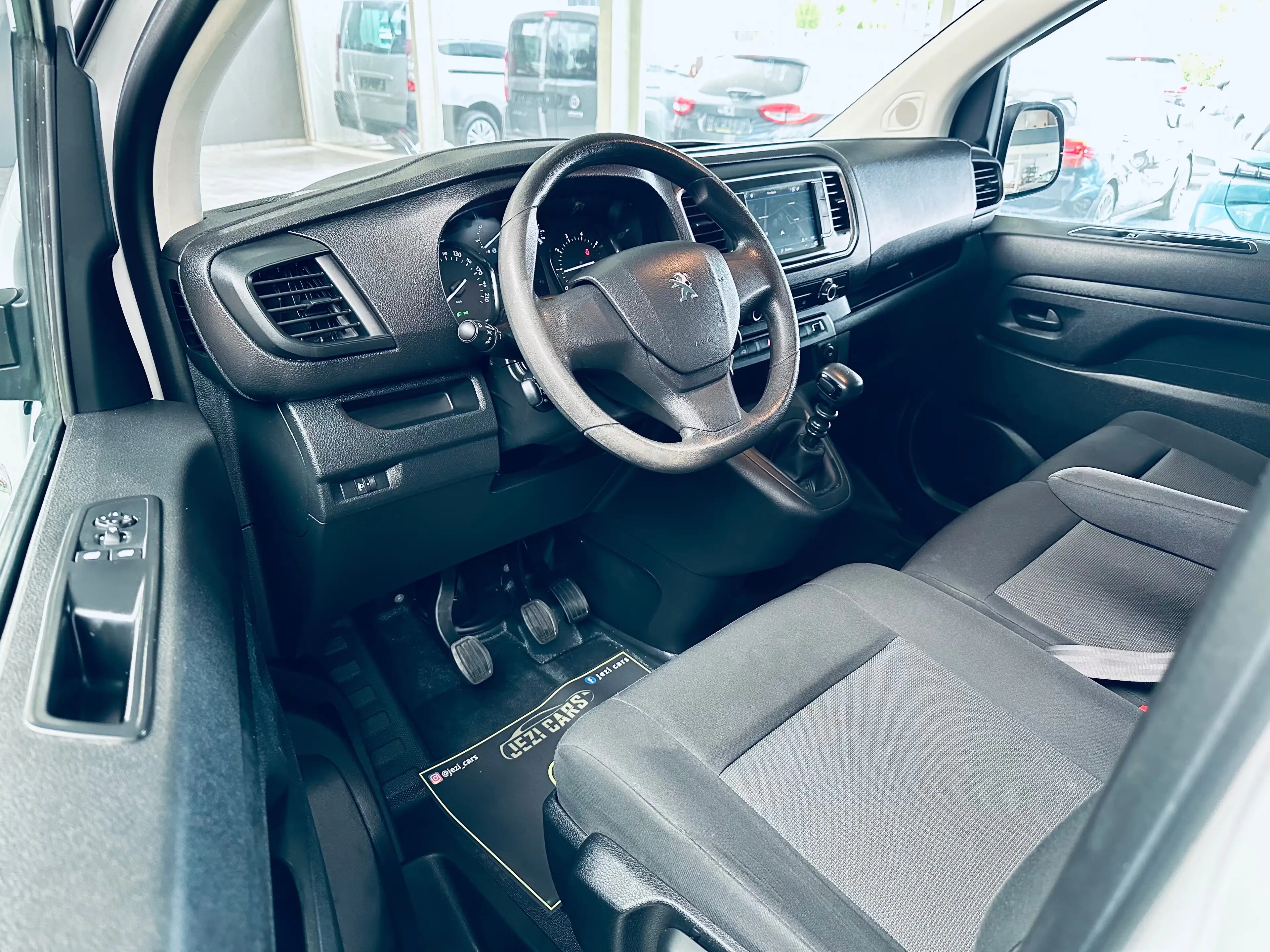 Peugeot Expert 2.0 BlueHDi L2 — photo 5
