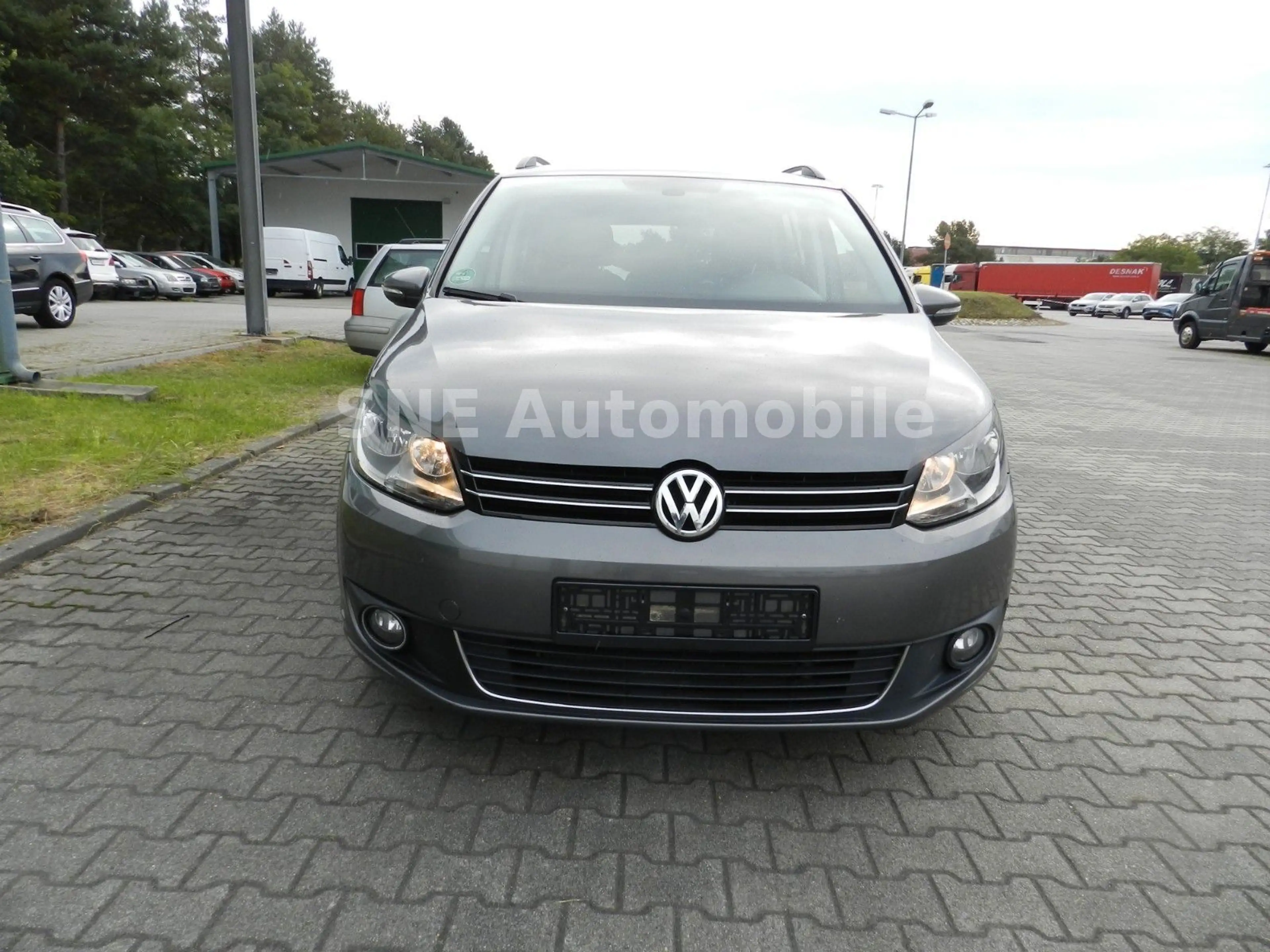 Volkswagen Touran Comfortline BMT — photo 3