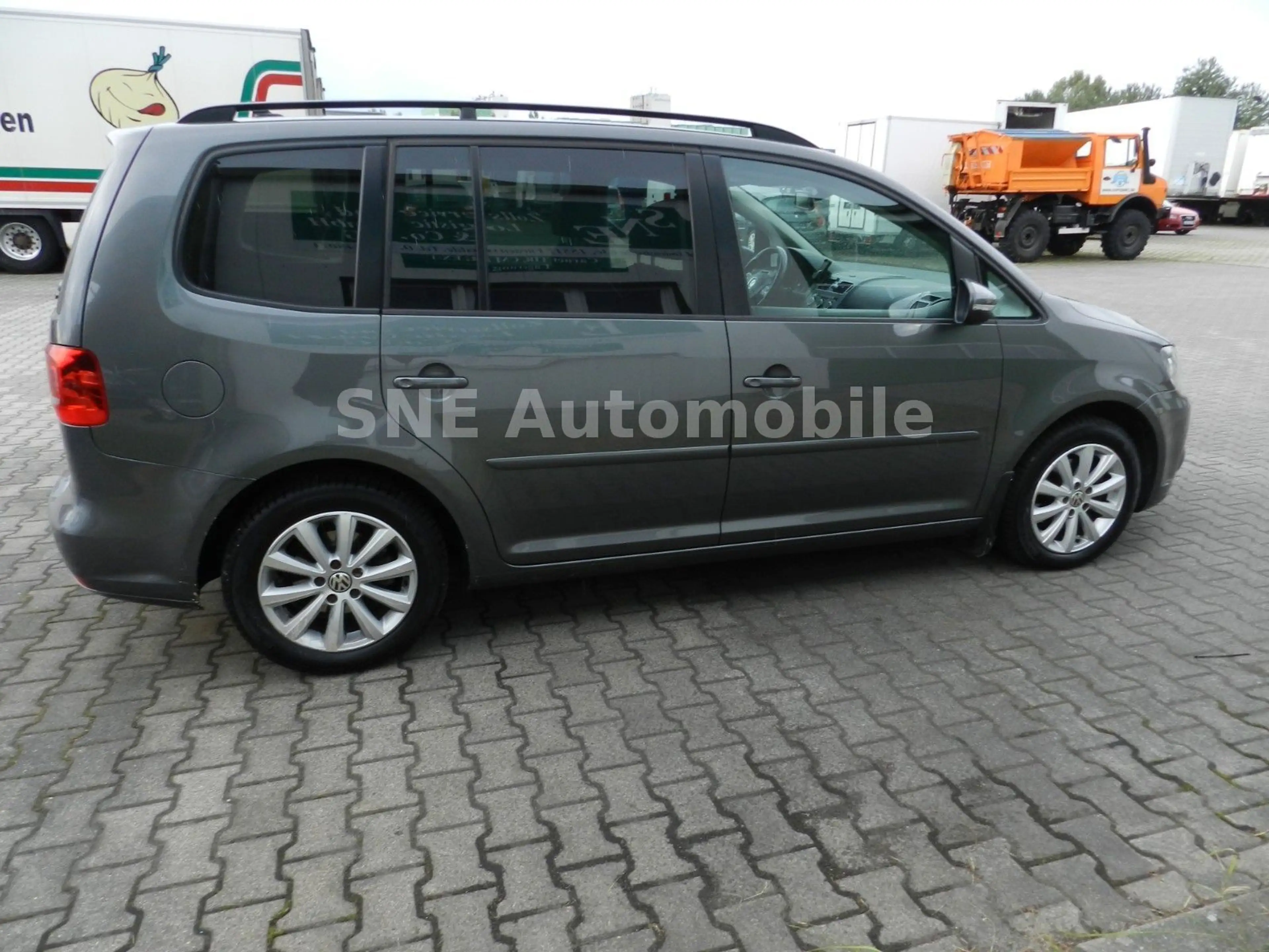 Volkswagen Touran Comfortline BMT — photo 5