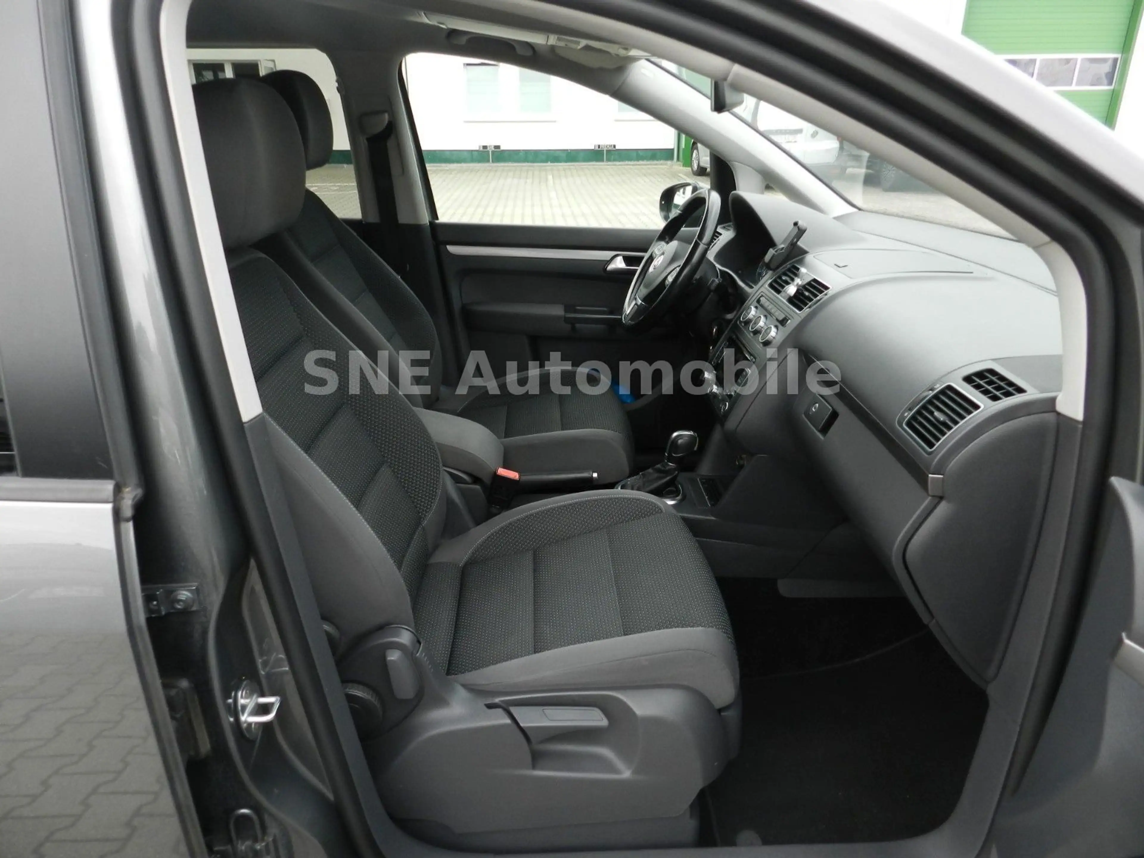 Volkswagen Touran Comfortline BMT — photo 12