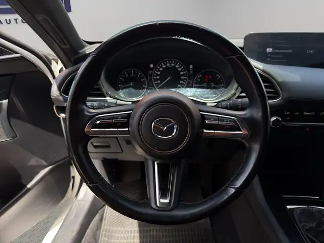 Mazda Mazda3 view 11